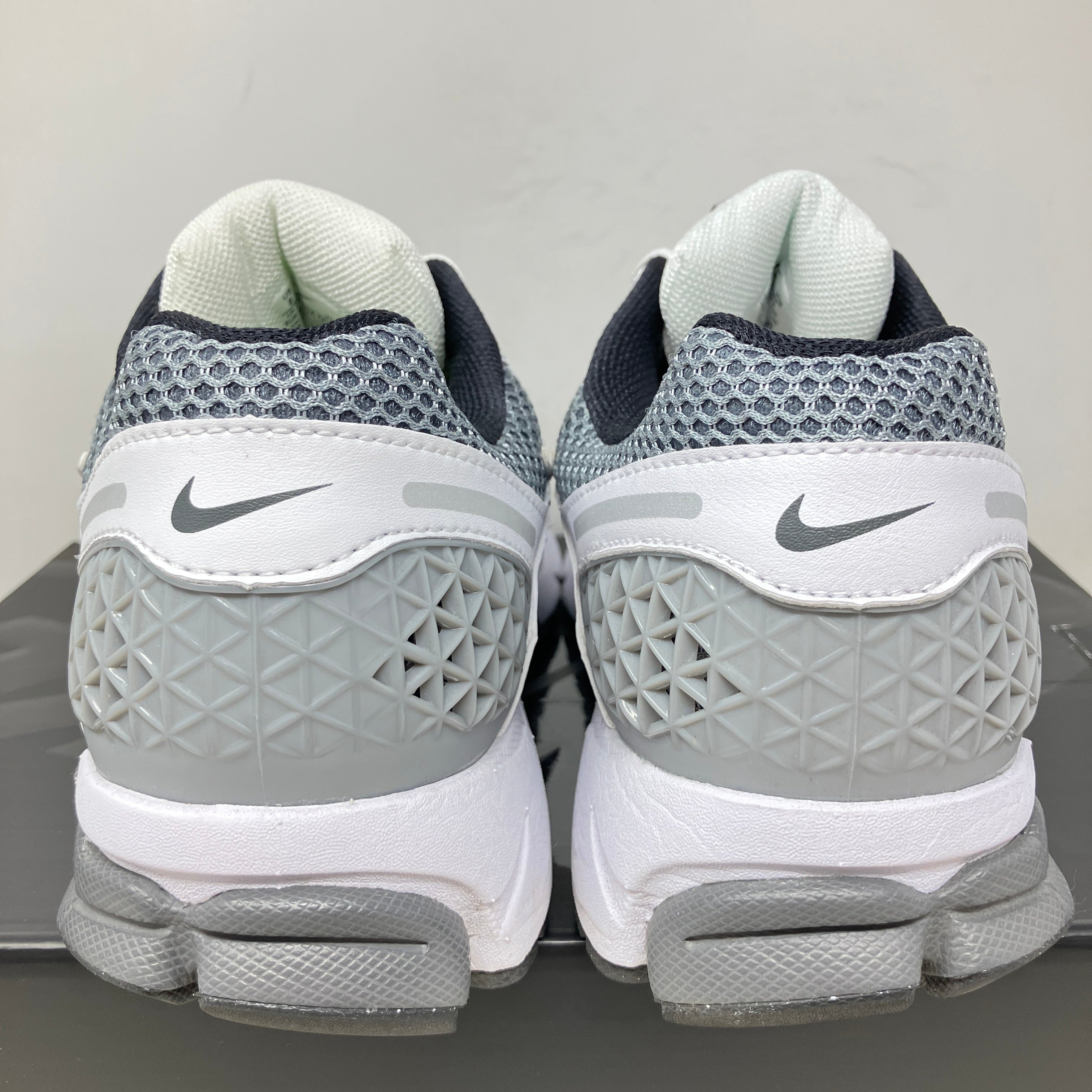 Nike Zoom Vomero 5 SE SP Dark Grey Black White
