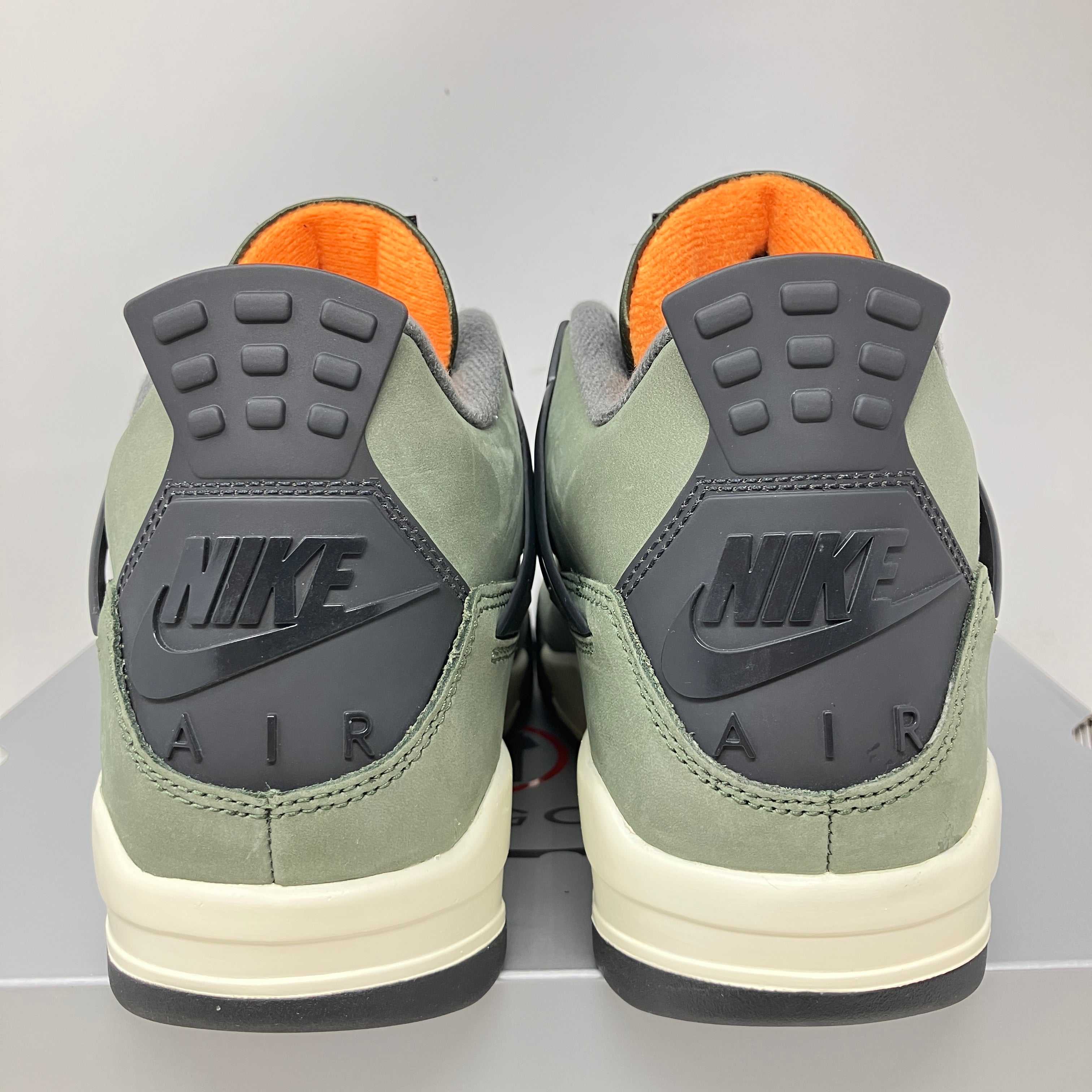 Jordan 4 Retro OG SP Undefeated (2025)