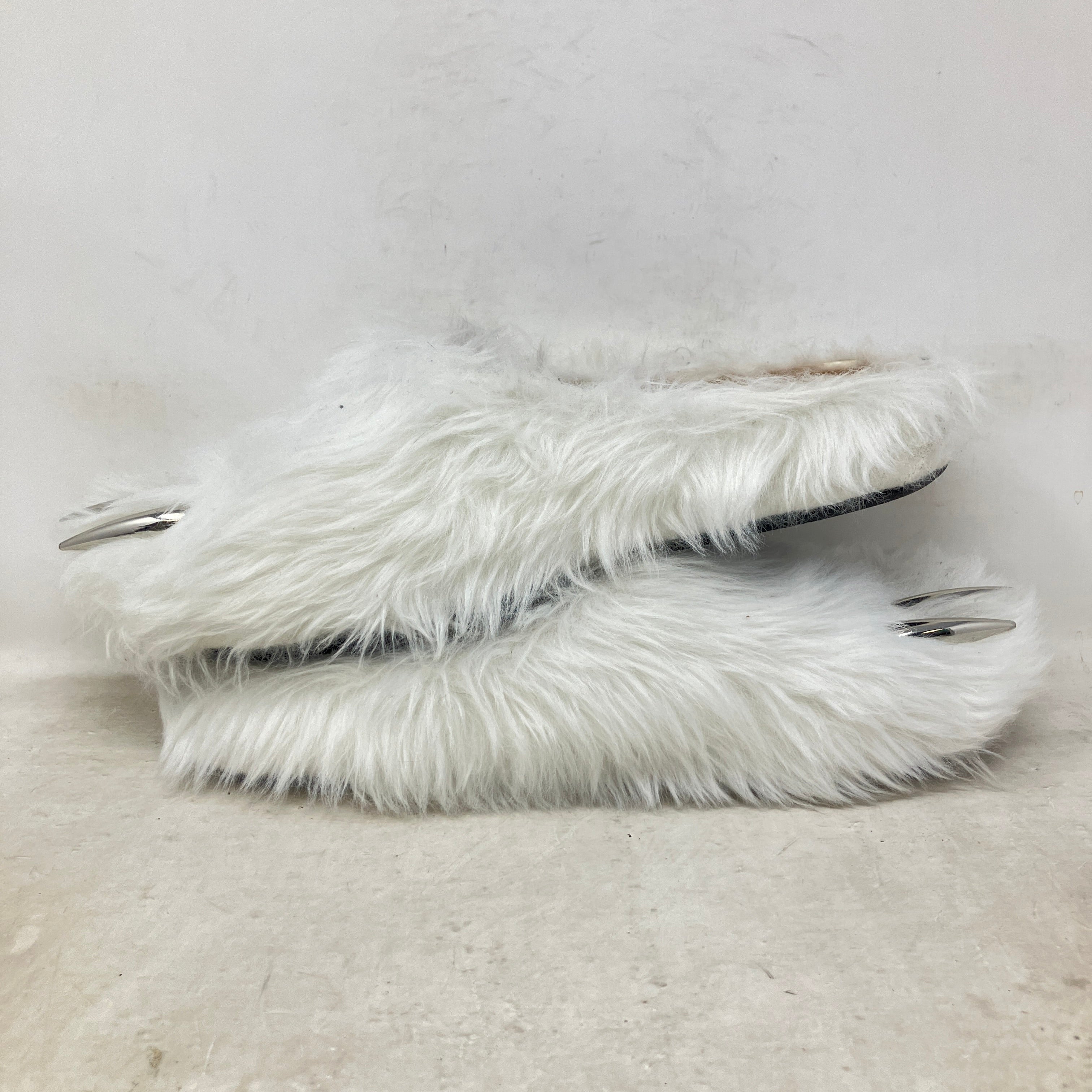 Bravest Studios Bear Claw Mule White