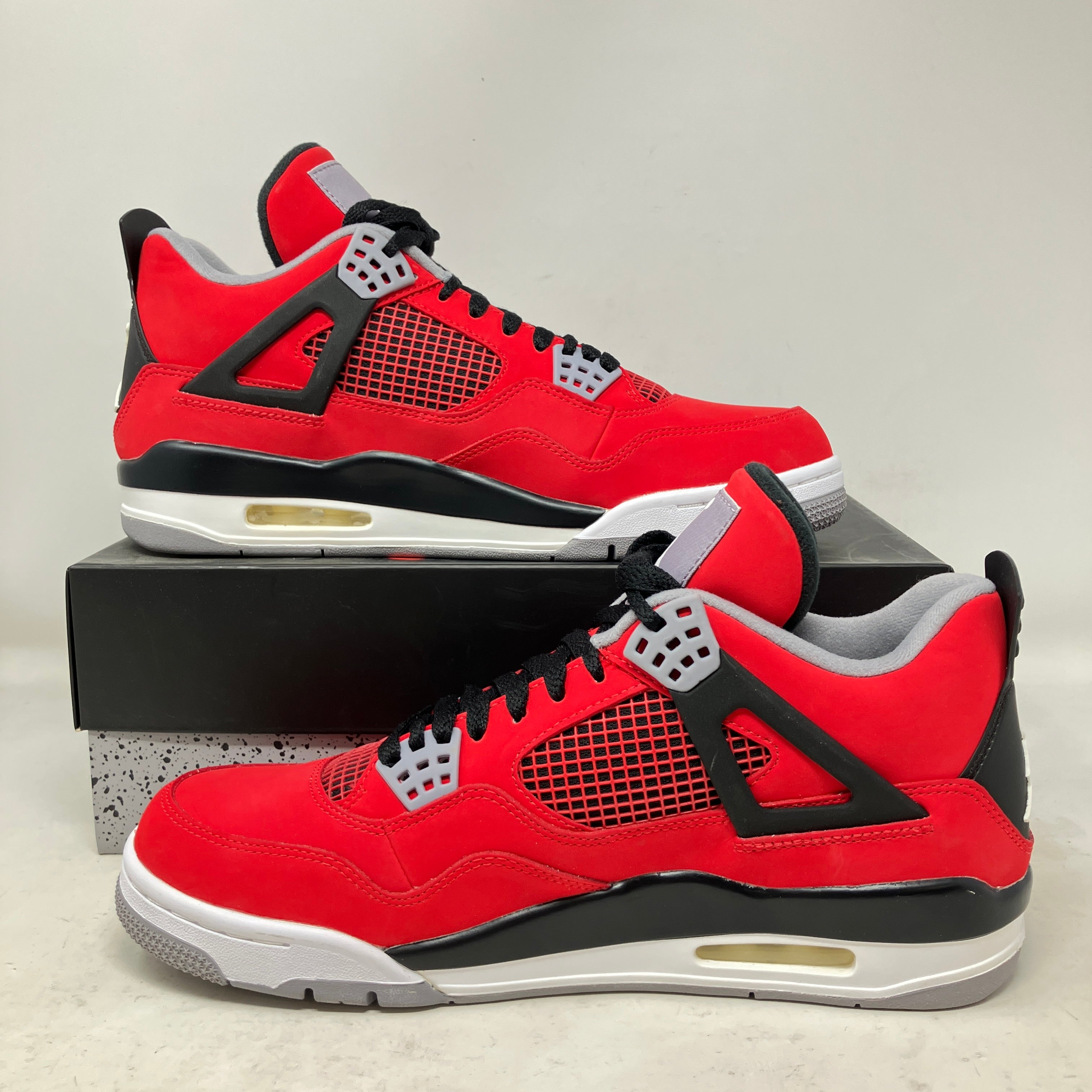 Jordan 4 Retro Toro Bravo