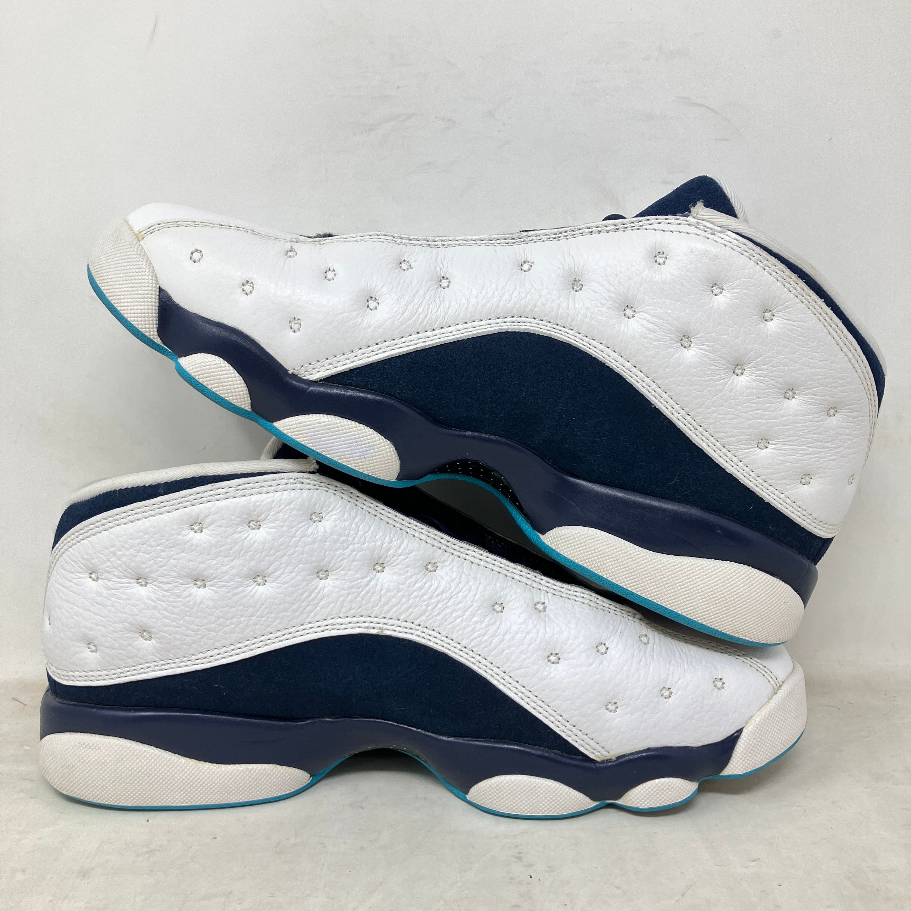 Jordan 13 Retro Low Hornets