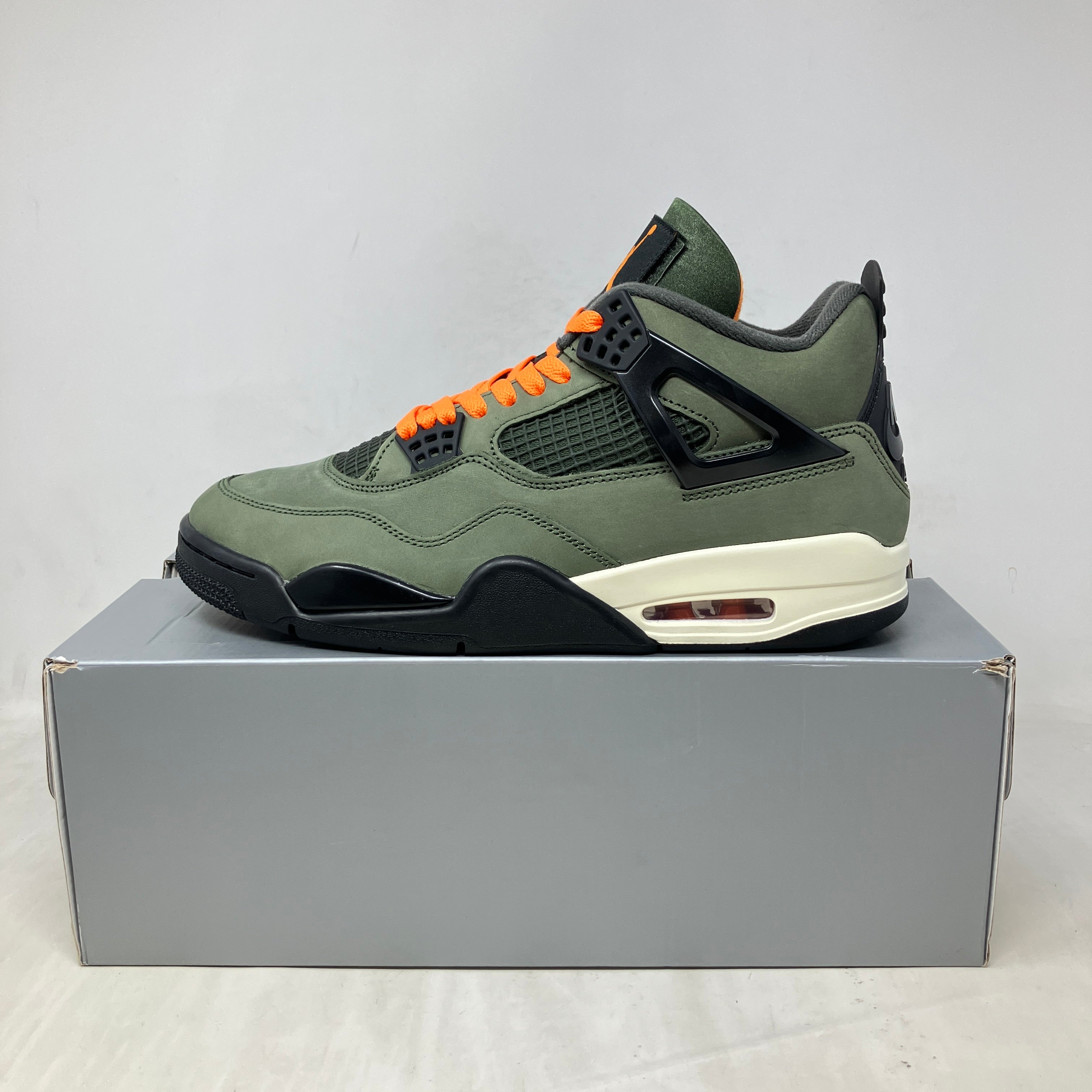 Jordan 4 Retro OG SP Undefeated (2025)