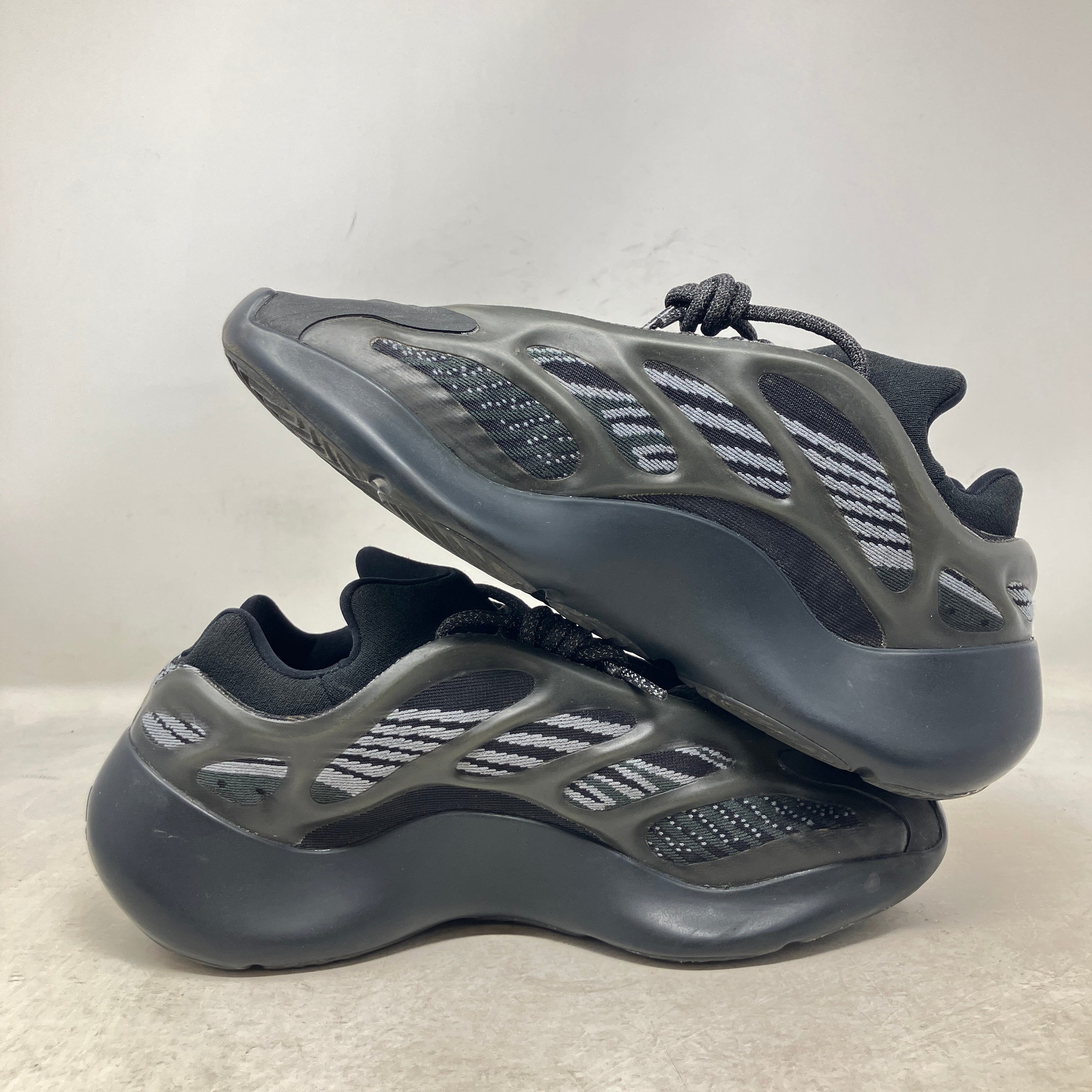 adidas Yeezy 700 V3 Alvah