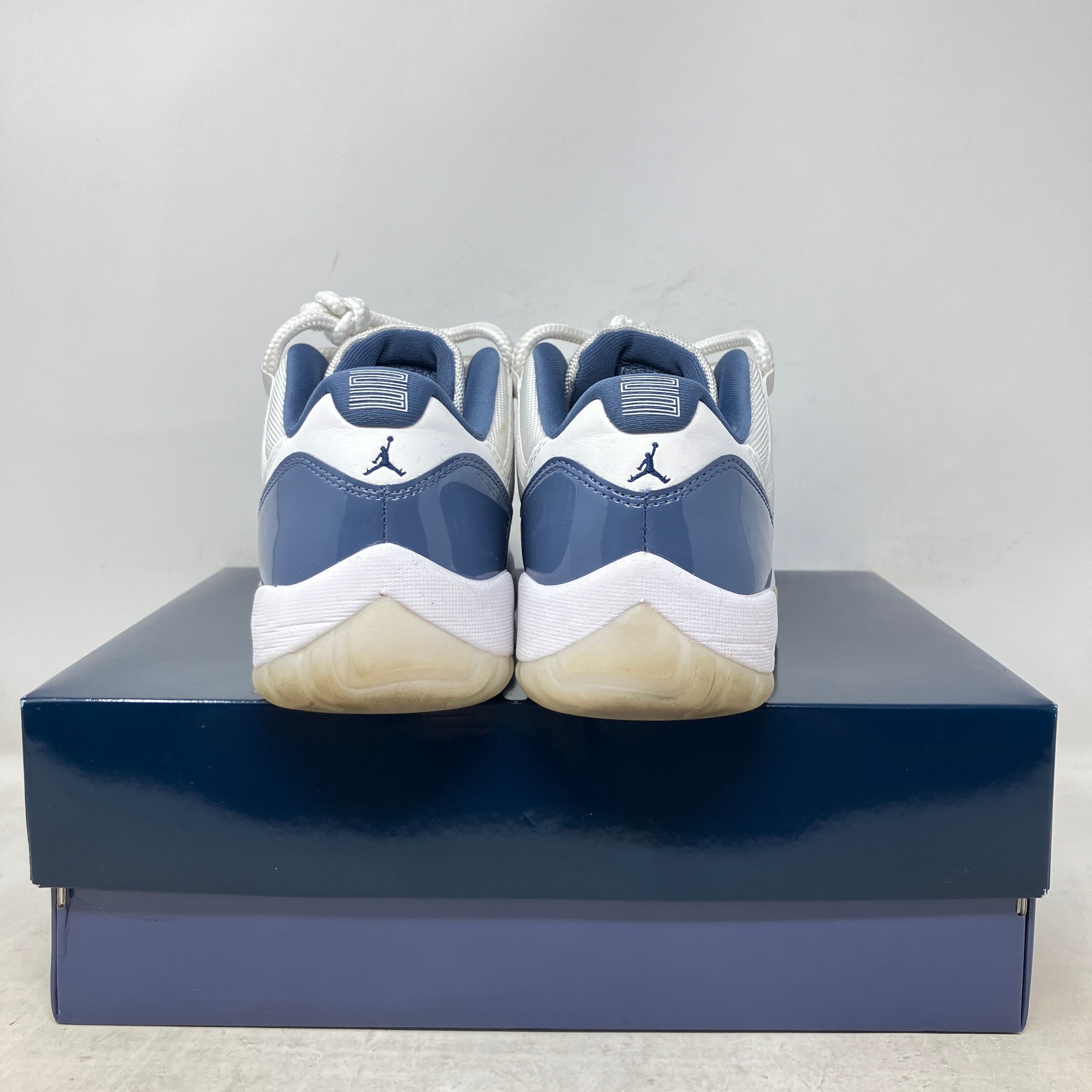 Jordan 11 Retro Low Diffused Blue
