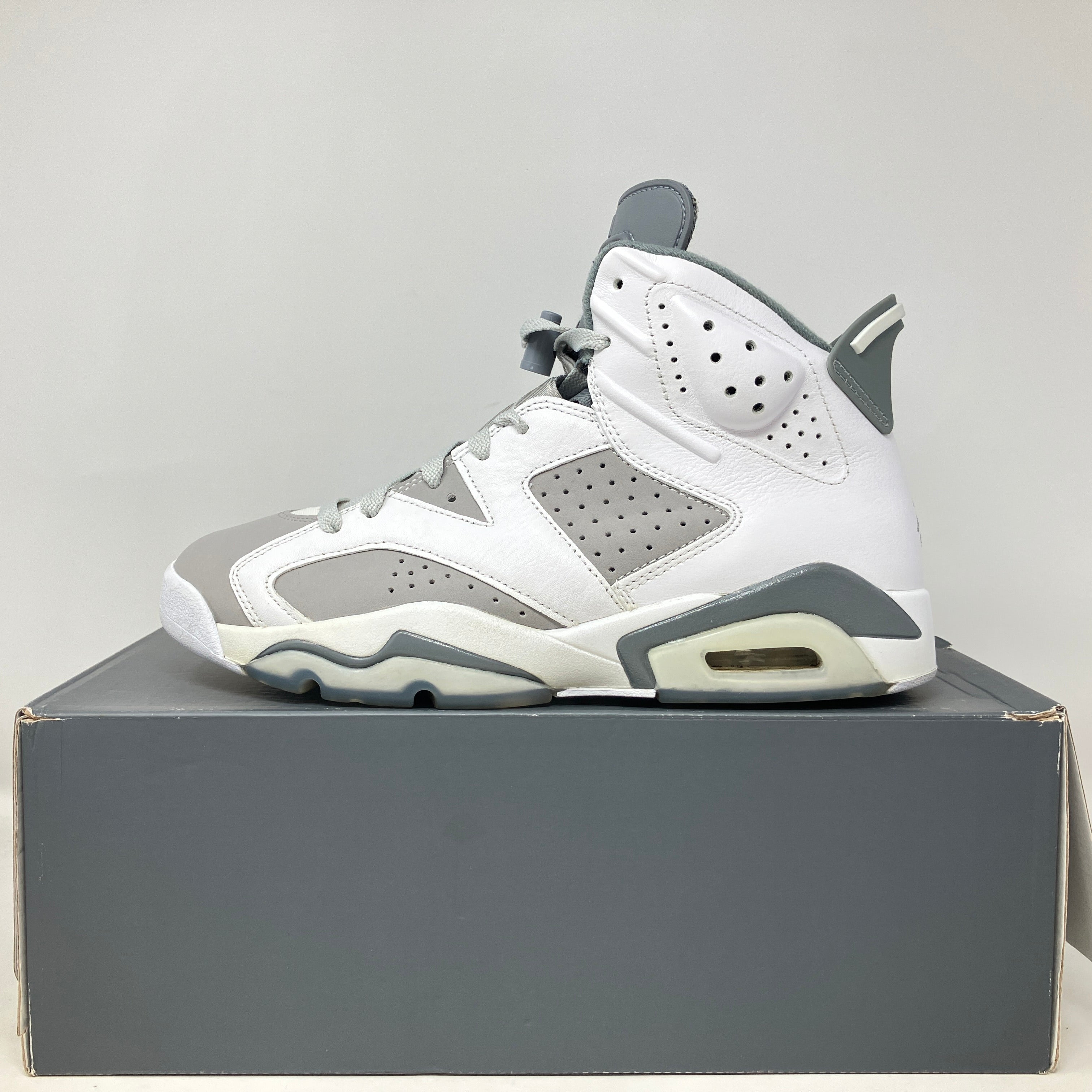 Pre owned Jordan 6 Retro Cool Grey sneakers with all accessories on gray box