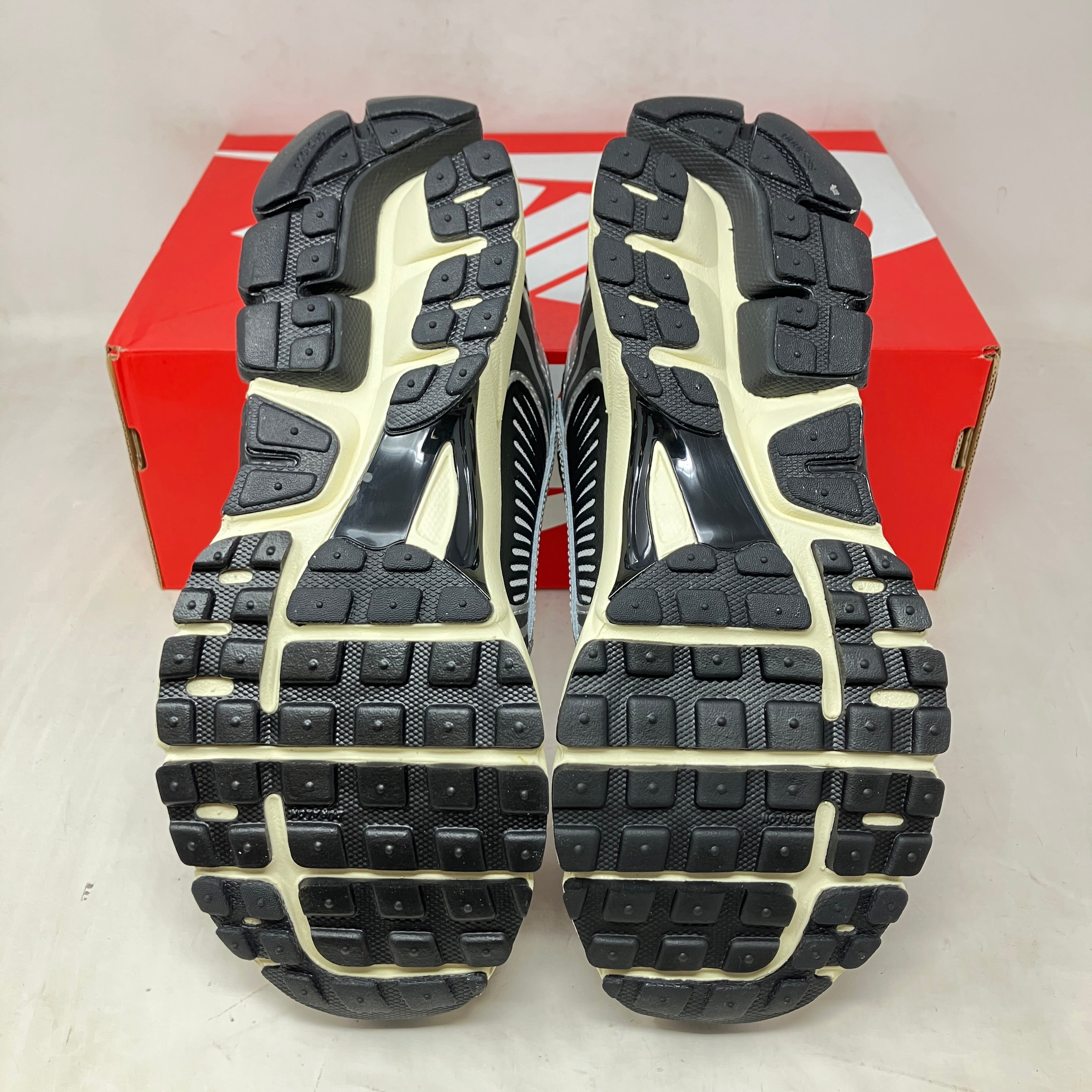 Nike Zoom Vomero 5 Black Chrome