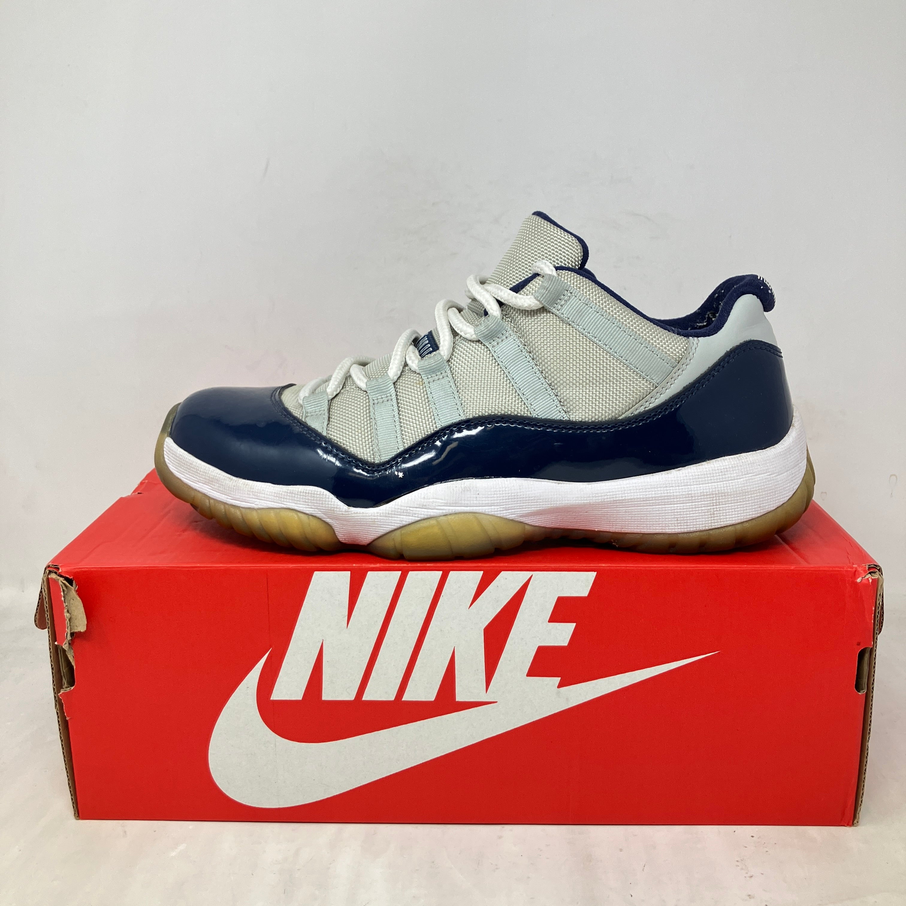 Jordan 11 Retro Low Georgetown