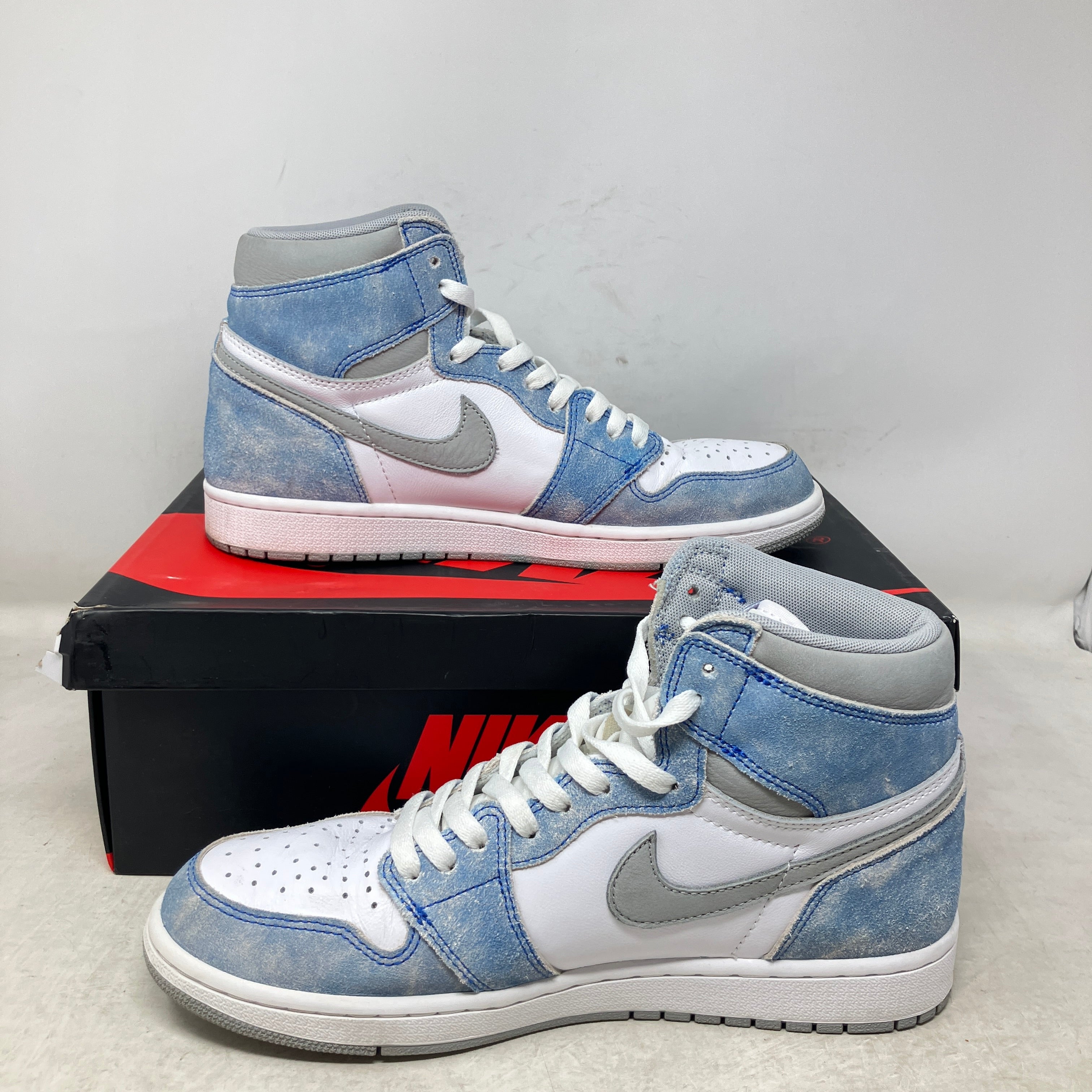 Jordan 1 Retro High Hyper Royal Smoke Grey