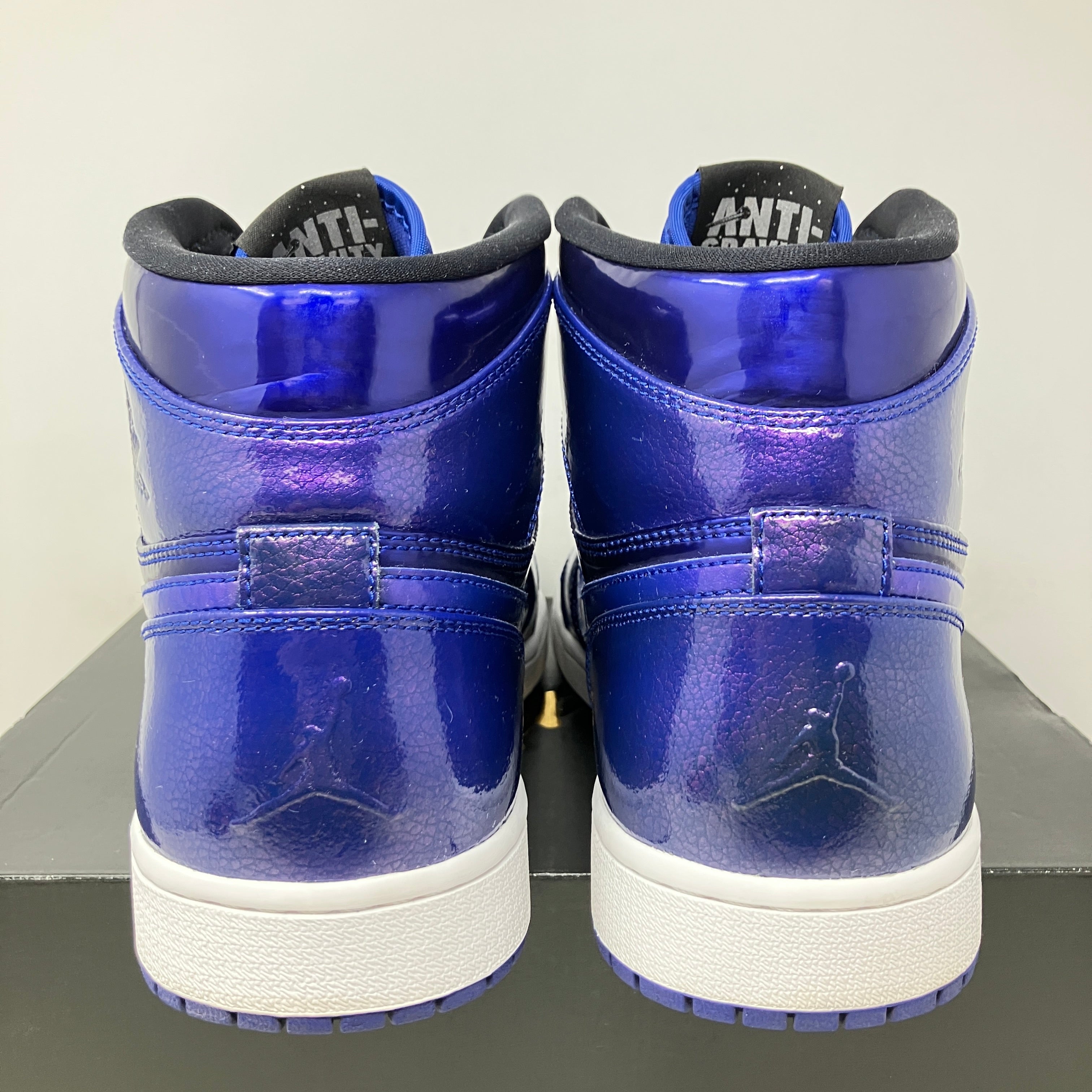 Jordan 1 Retro Deep Royal