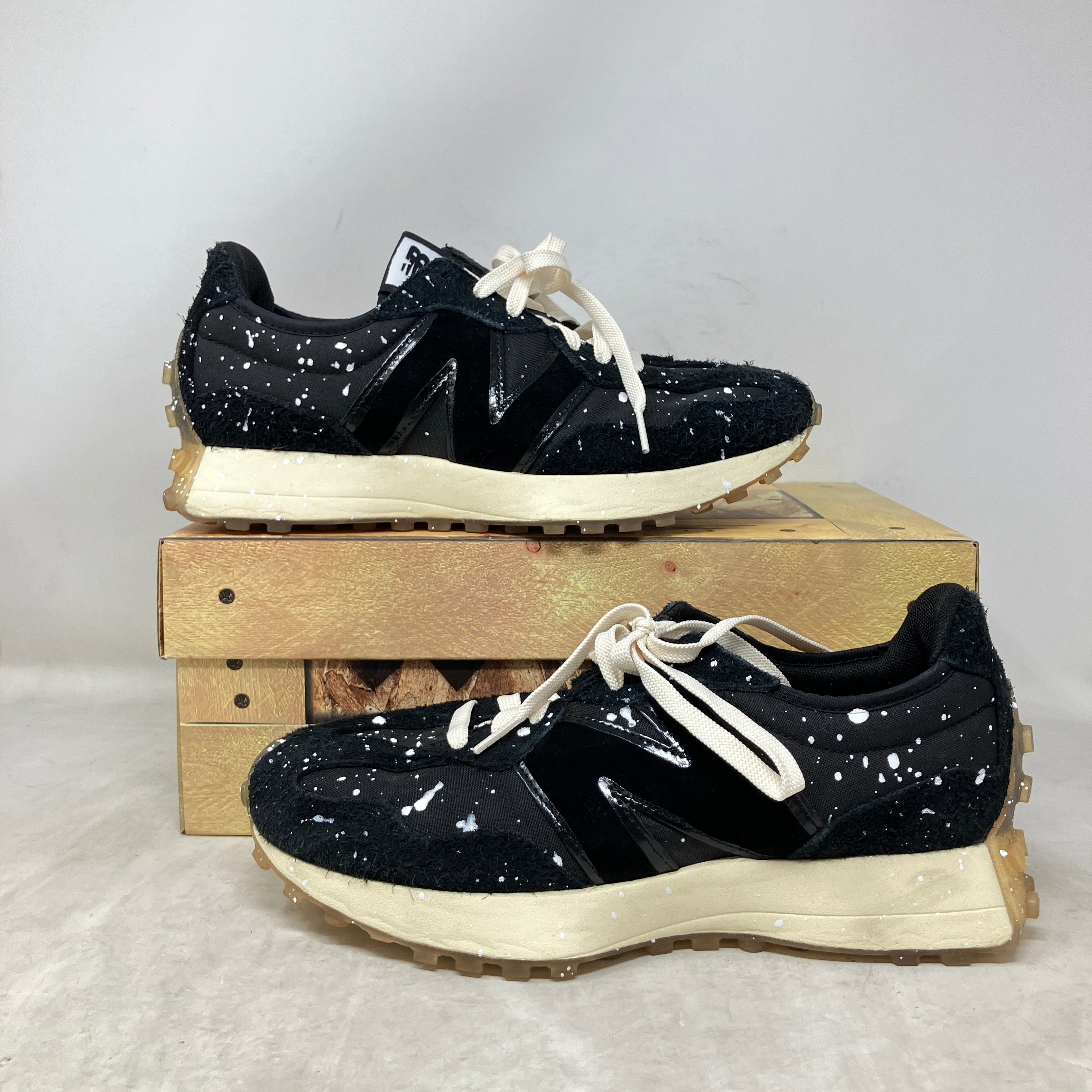 New Balance 327 Joshua Vides