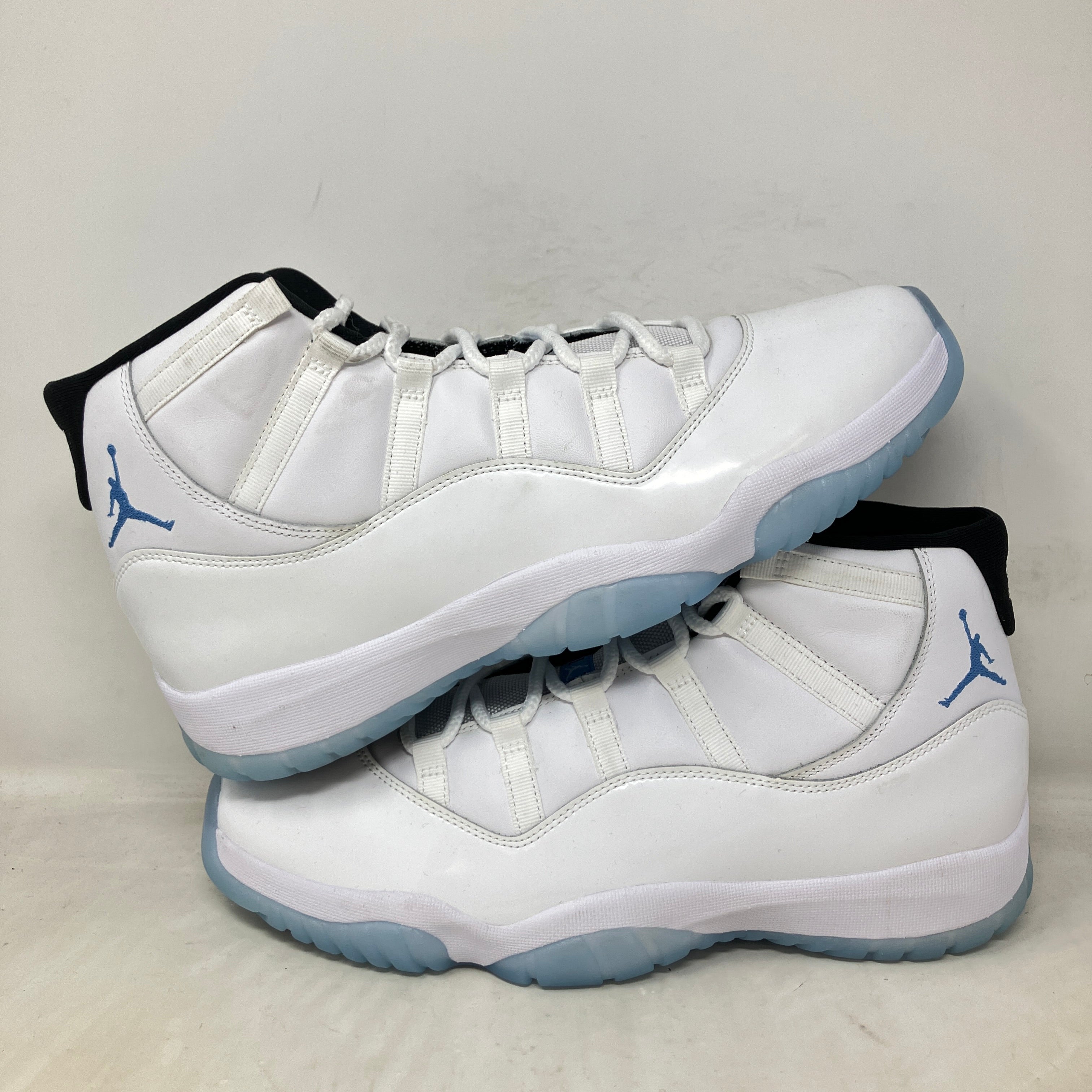 Jordan 11 Retro Legend Blue (2024)
