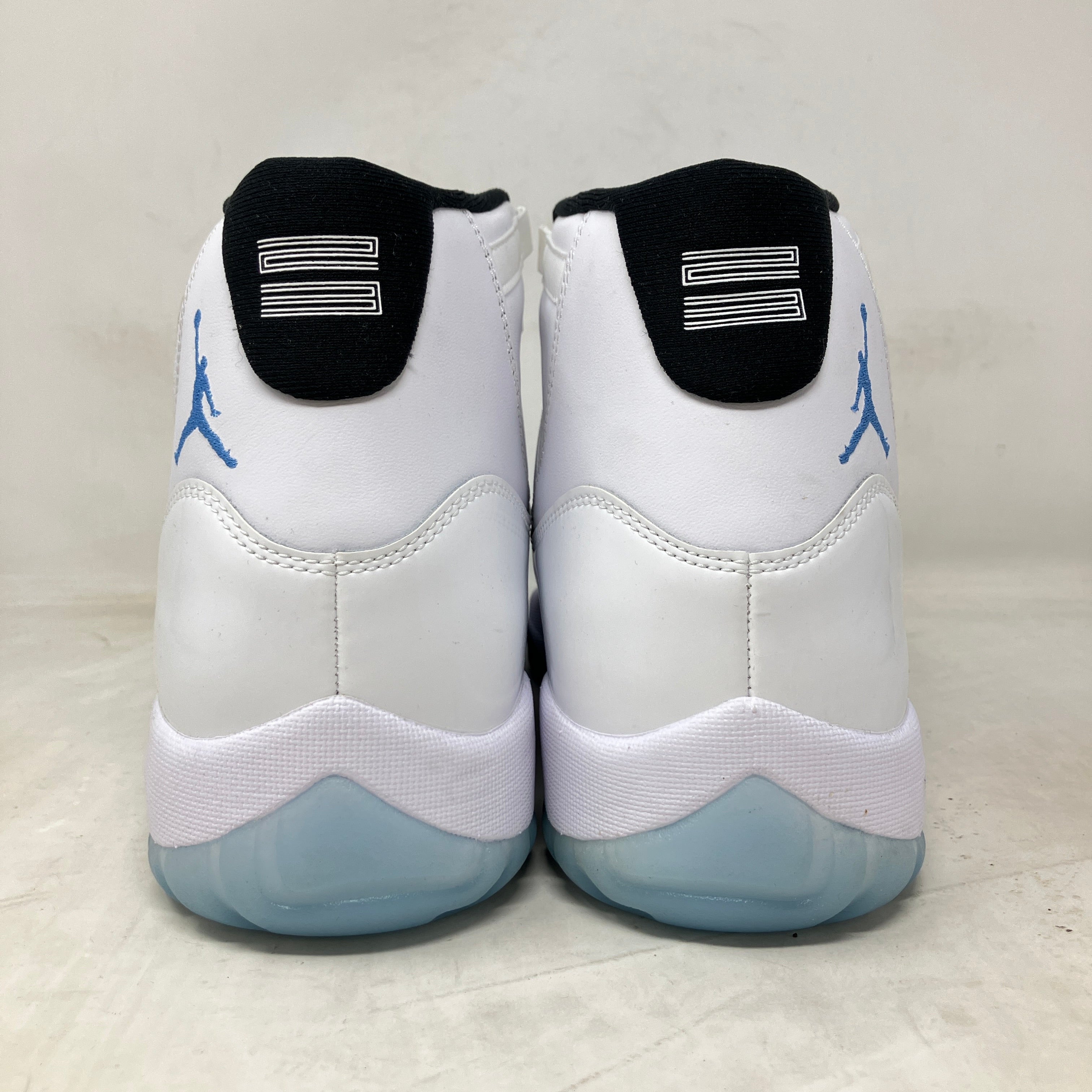 Jordan 11 Retro Legend Blue (2024)