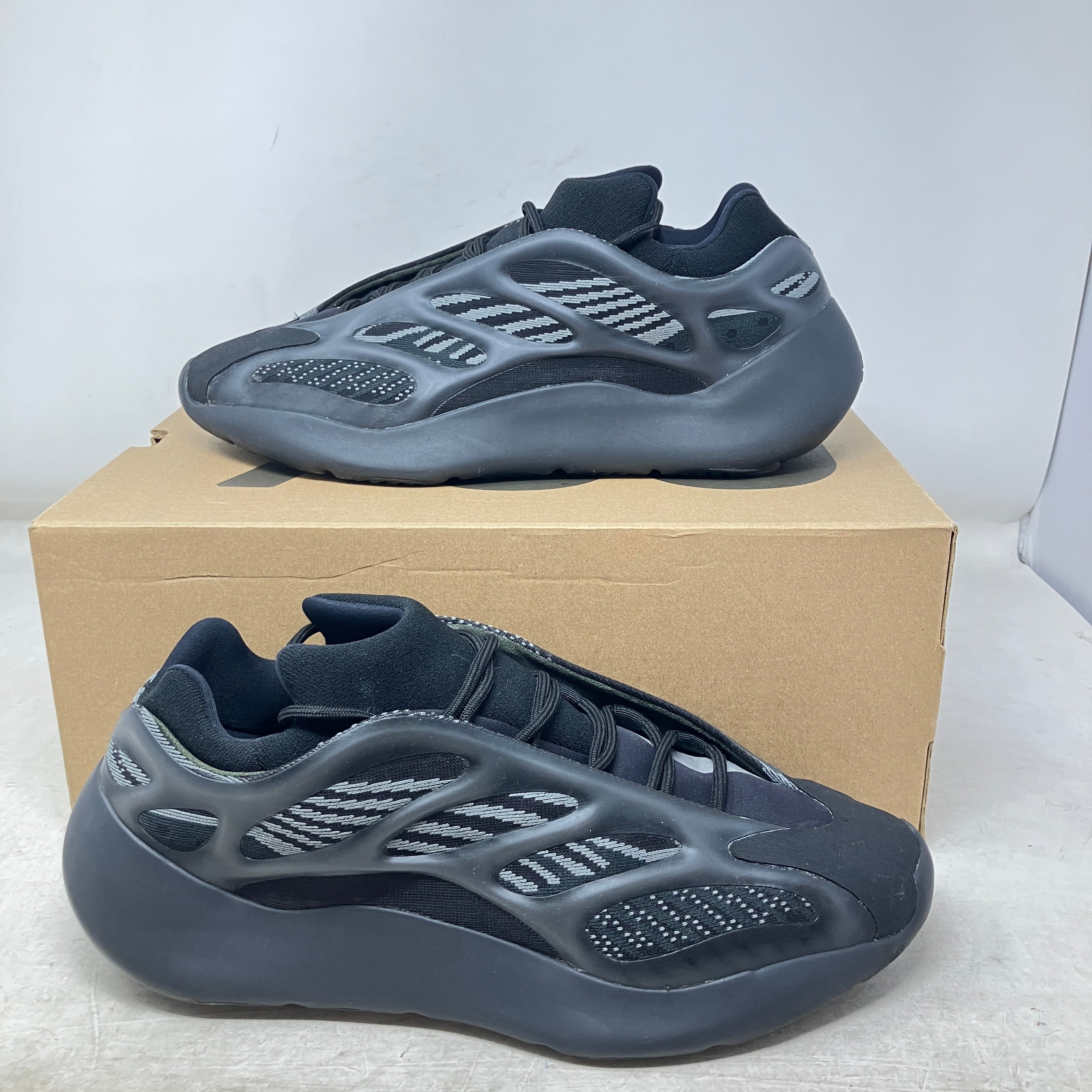 adidas Yeezy 700 V3 Alvah