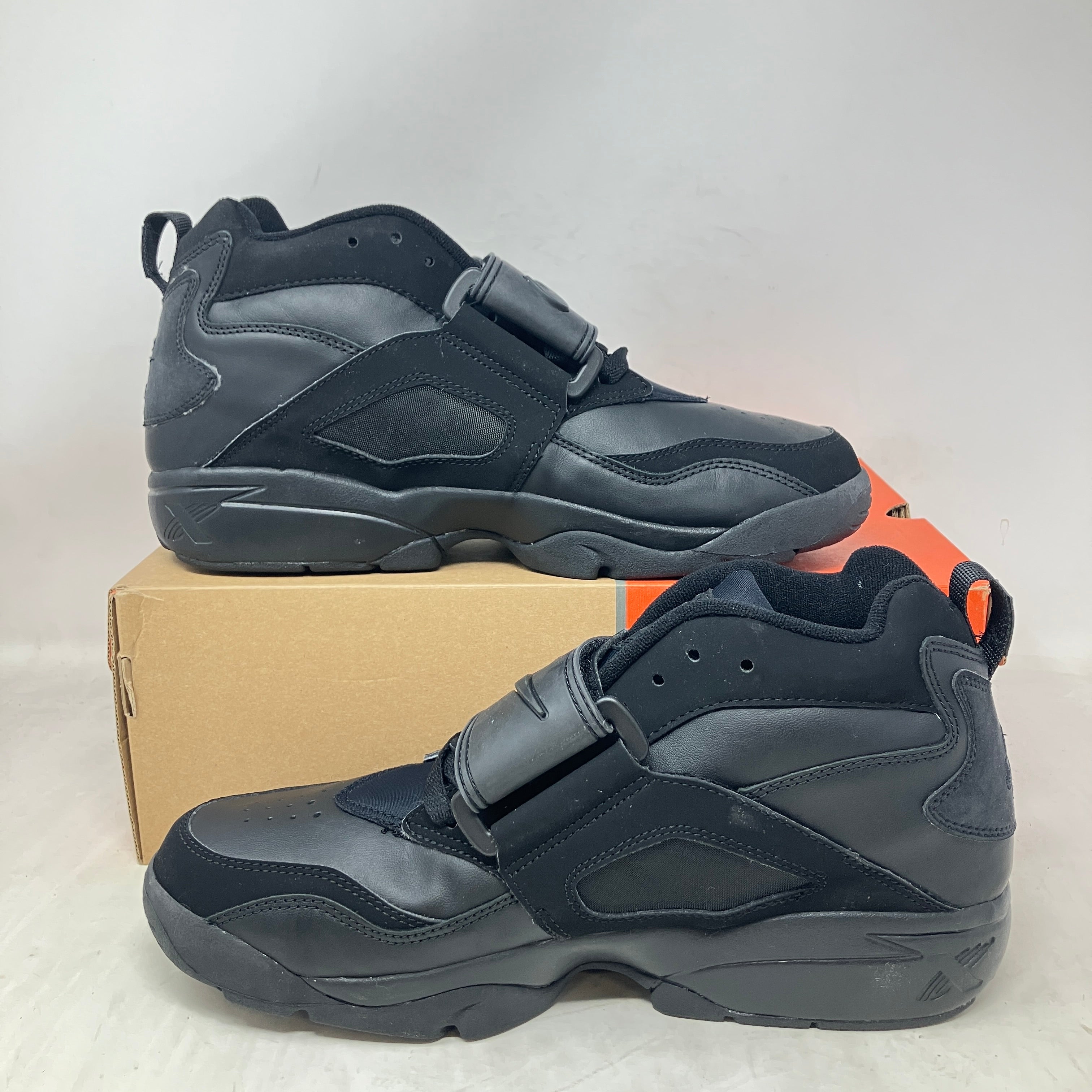 Nike Air Diamond Turf Triple Black (2004)