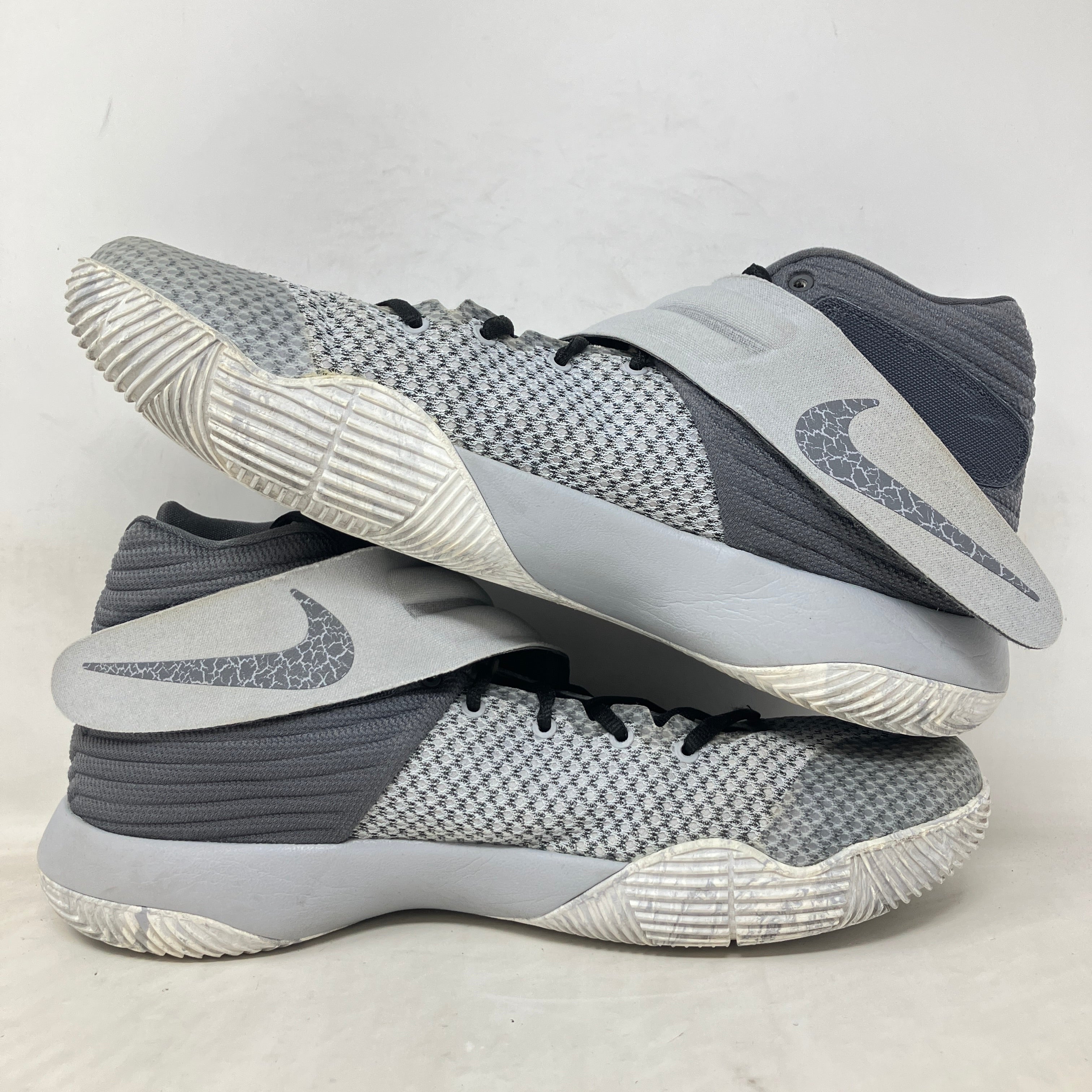 Nike Kyrie 2 Omega