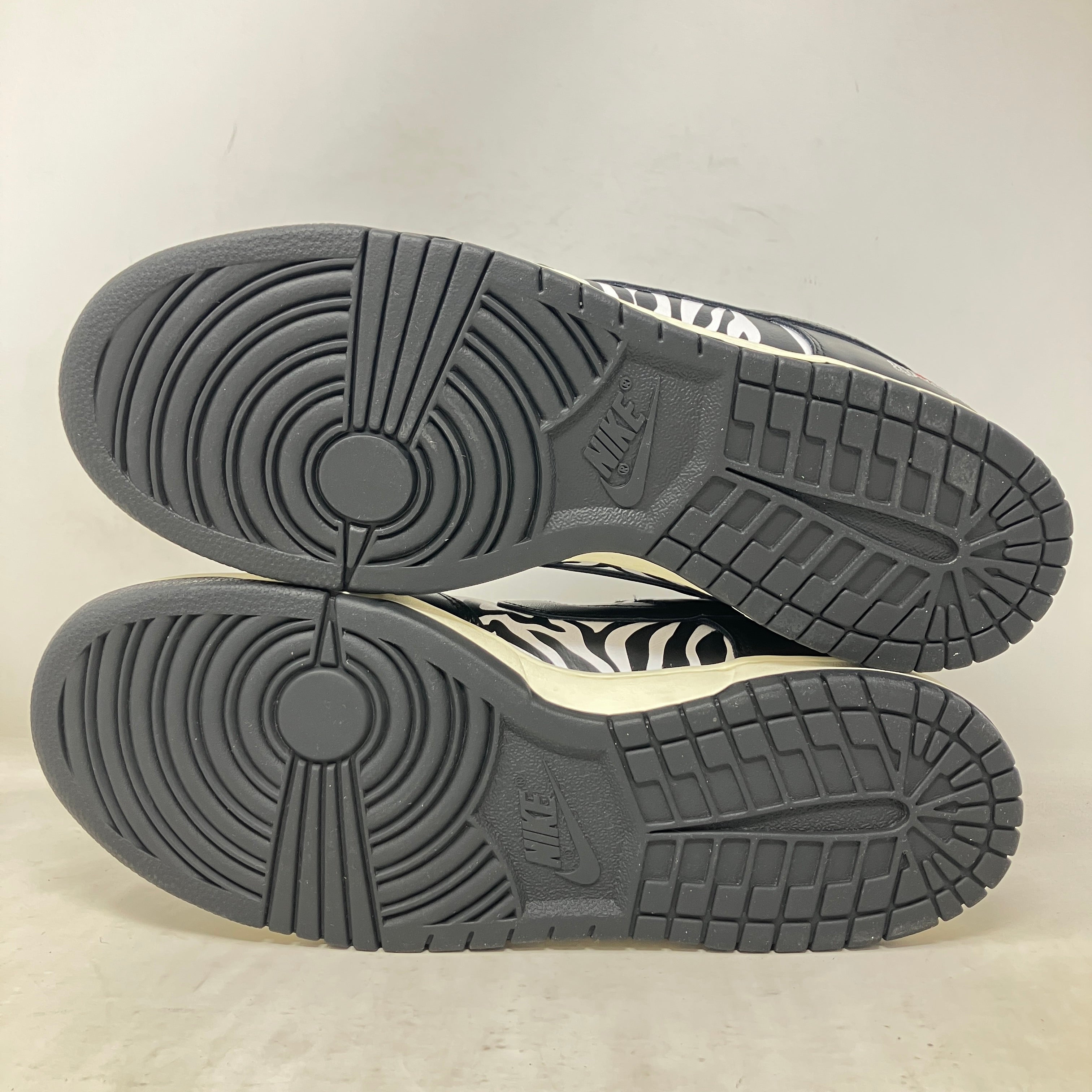 Nike SB Dunk Low OG QS Quartersnacks Zebra