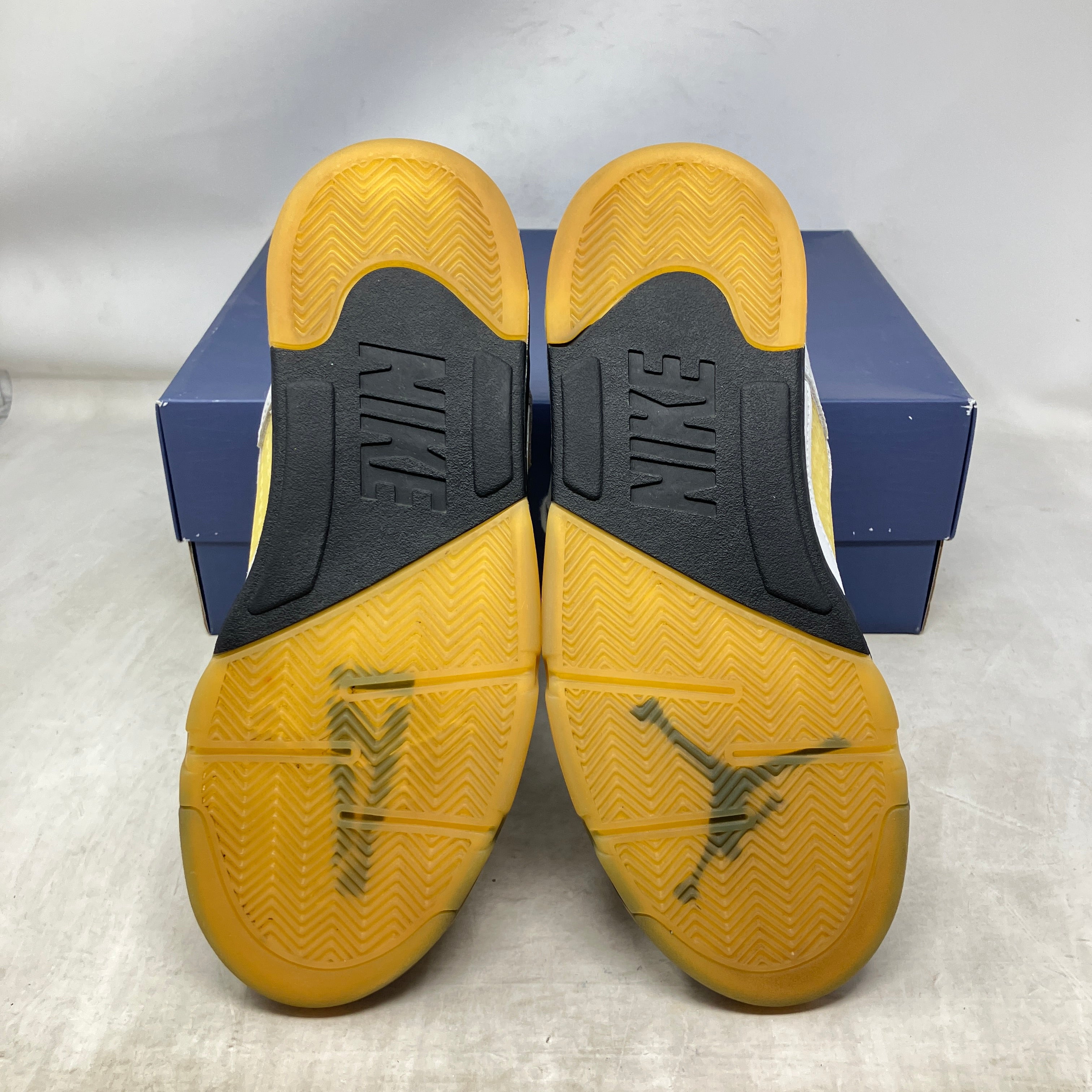 Jordan 5 Retro A Ma Maniére Dawn (Women's)