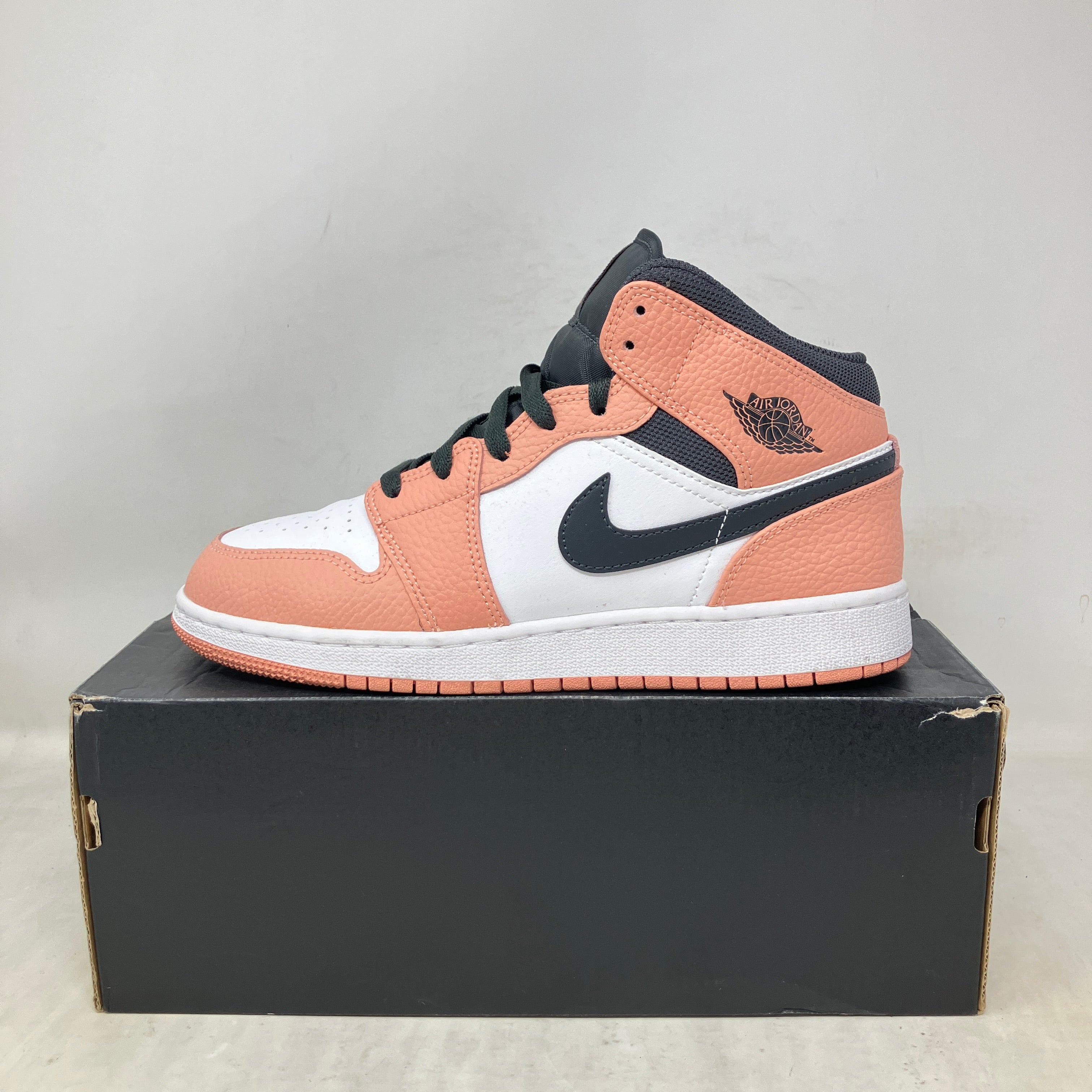 Jordan 1 Mid Pink Quartz GS pre-owned sneakers with accessories