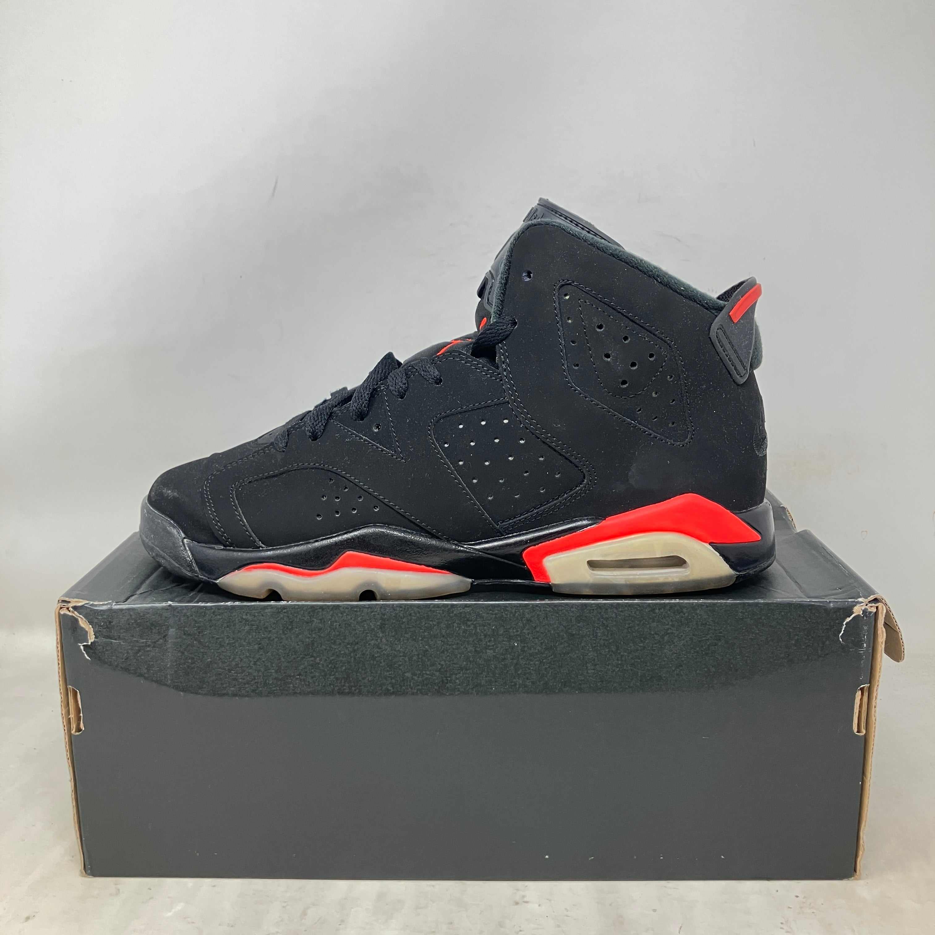 Pre owned Jordan 6 Retro Black Infrared 2019 GS with all accessories included