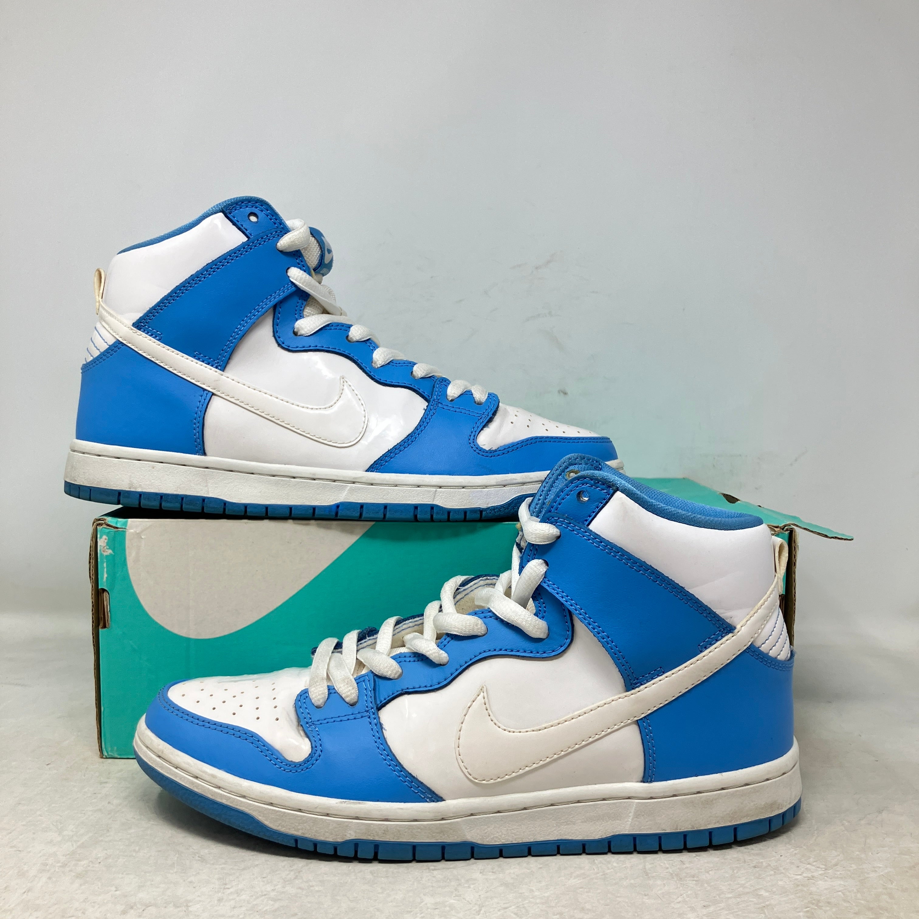 Nike SB Dunk High Rivalry