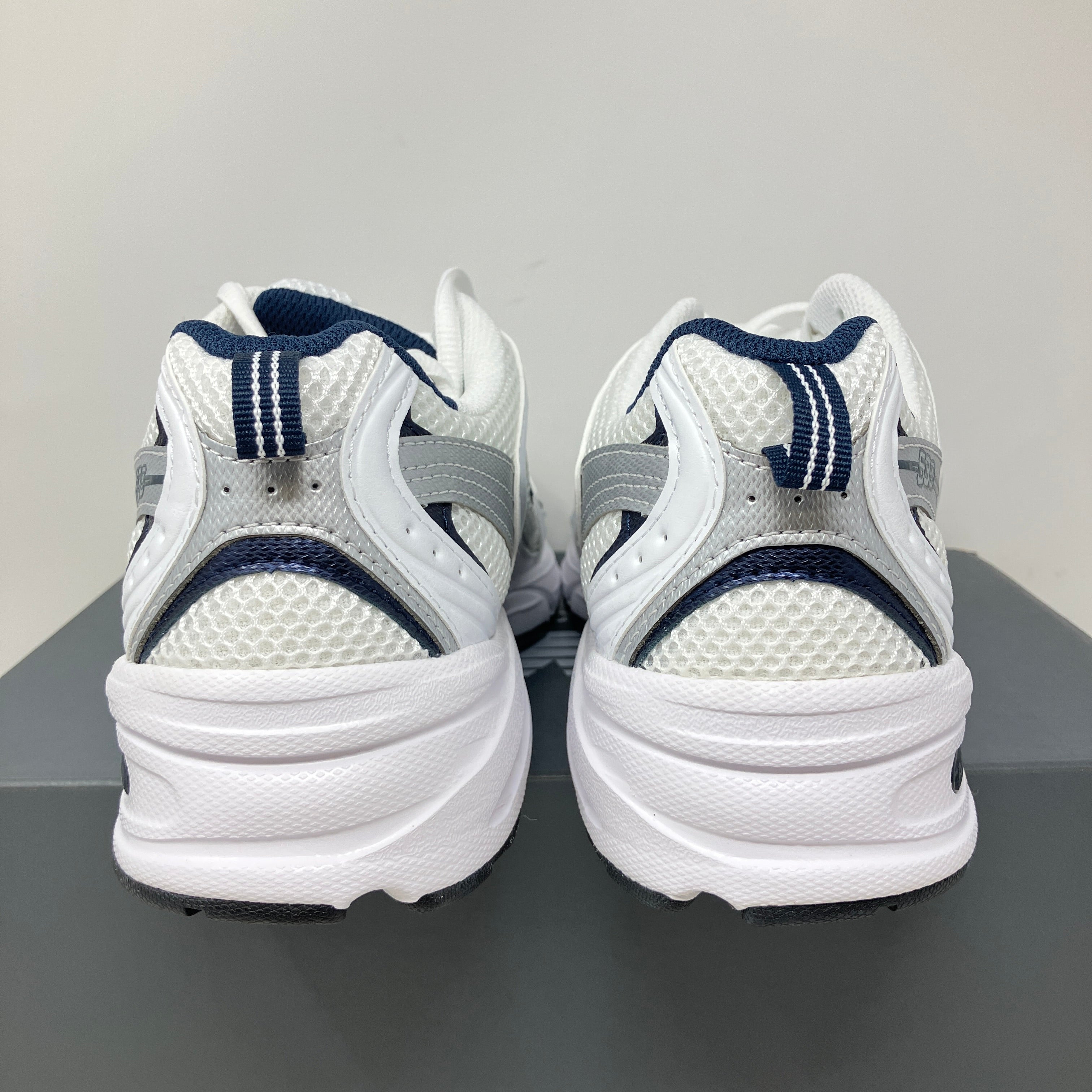 New Balance 530 White Silver Navy