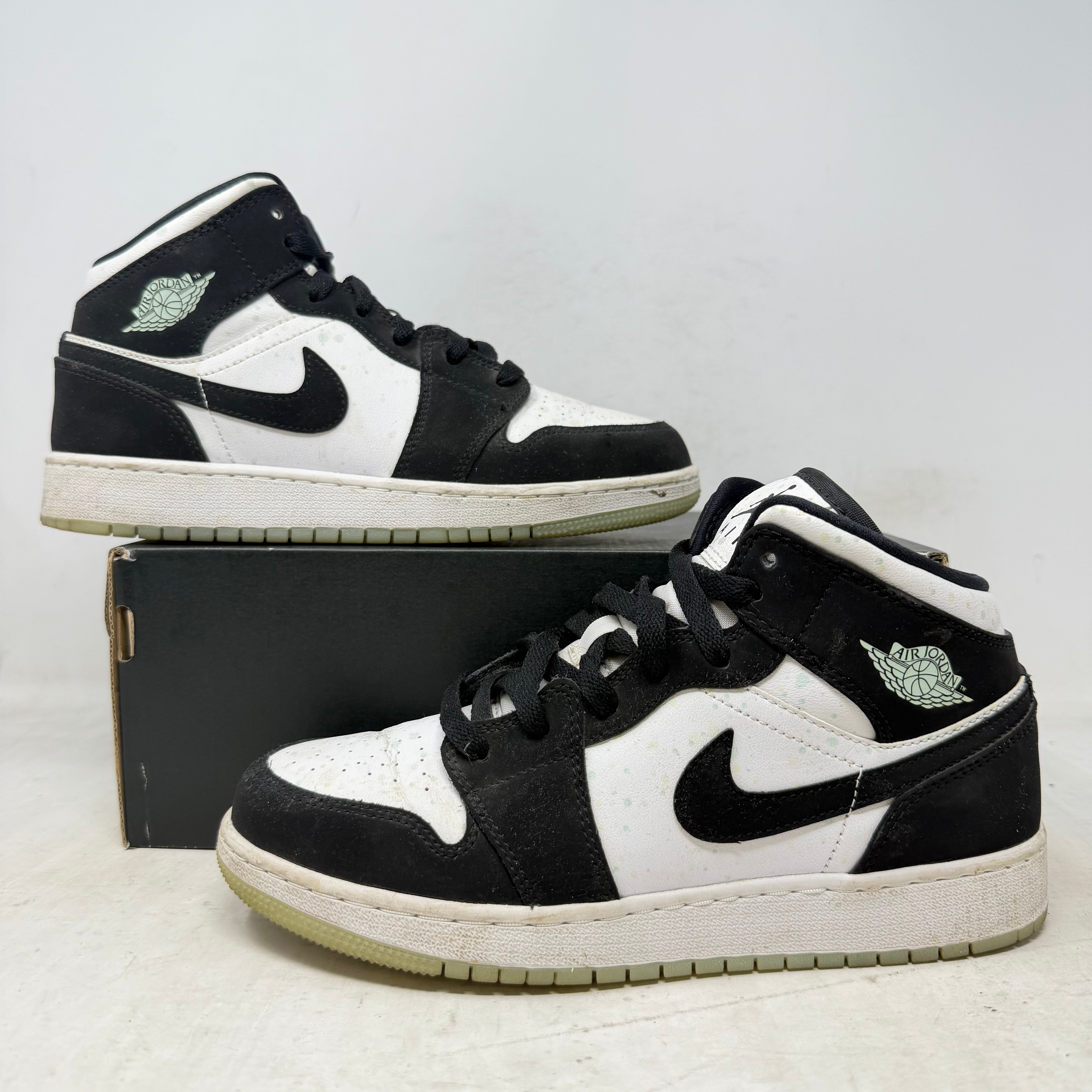Jordan 1 Mid White Black Teal Tint (GS)