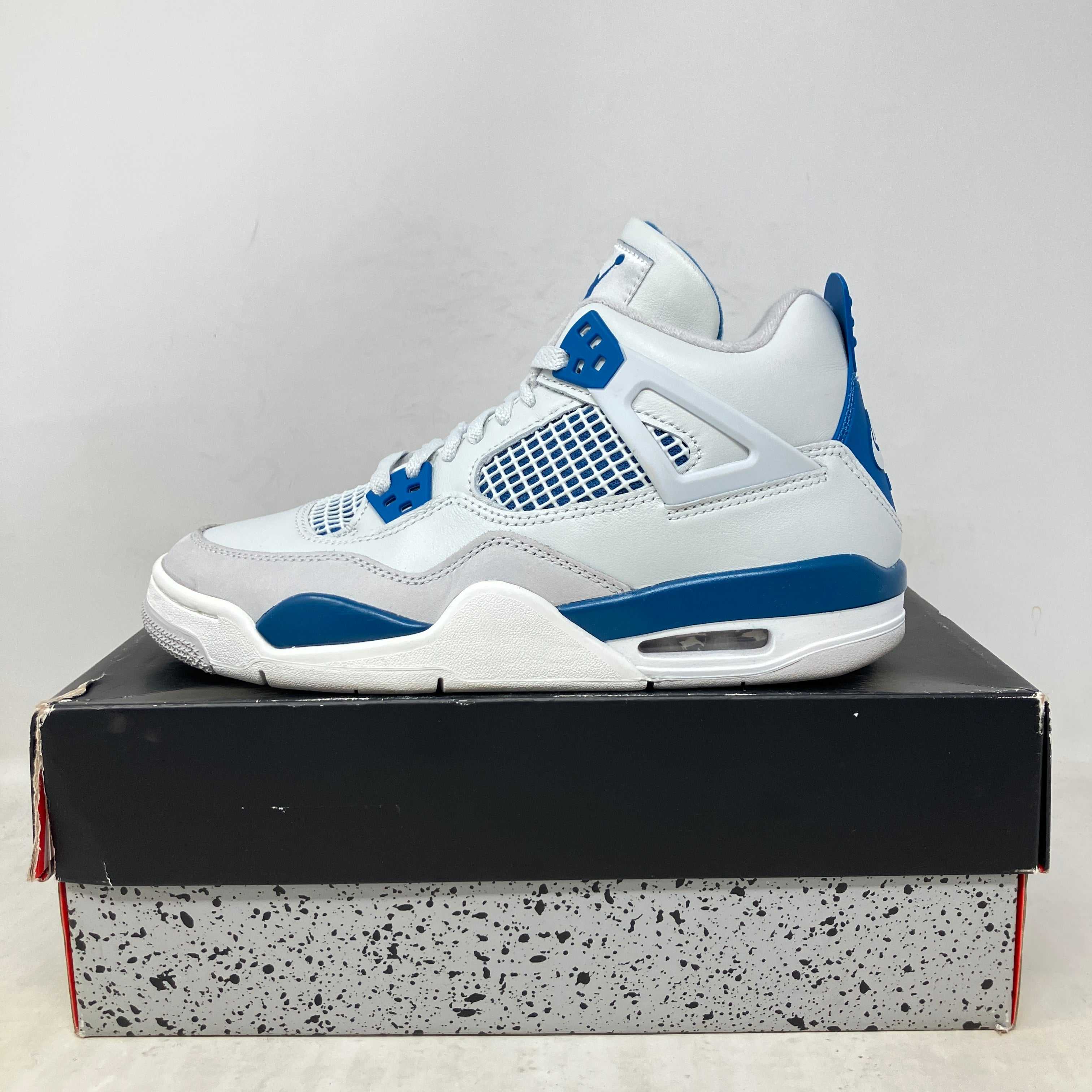 Jordan 4 Retro Military Blue 2024 GS pre-owned sneaker with replacement box