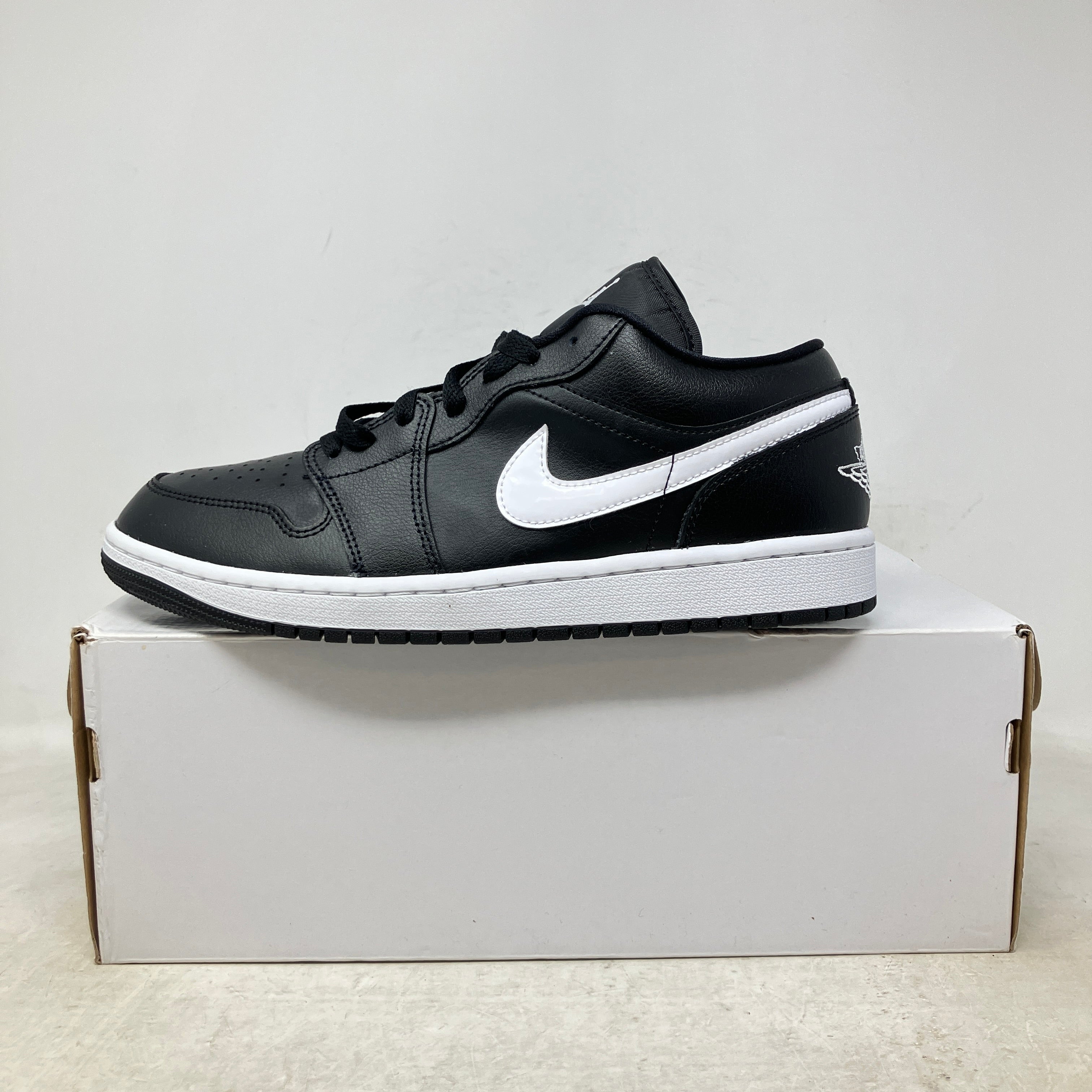 Jordan 1 Low Black White (2022) (Women's)