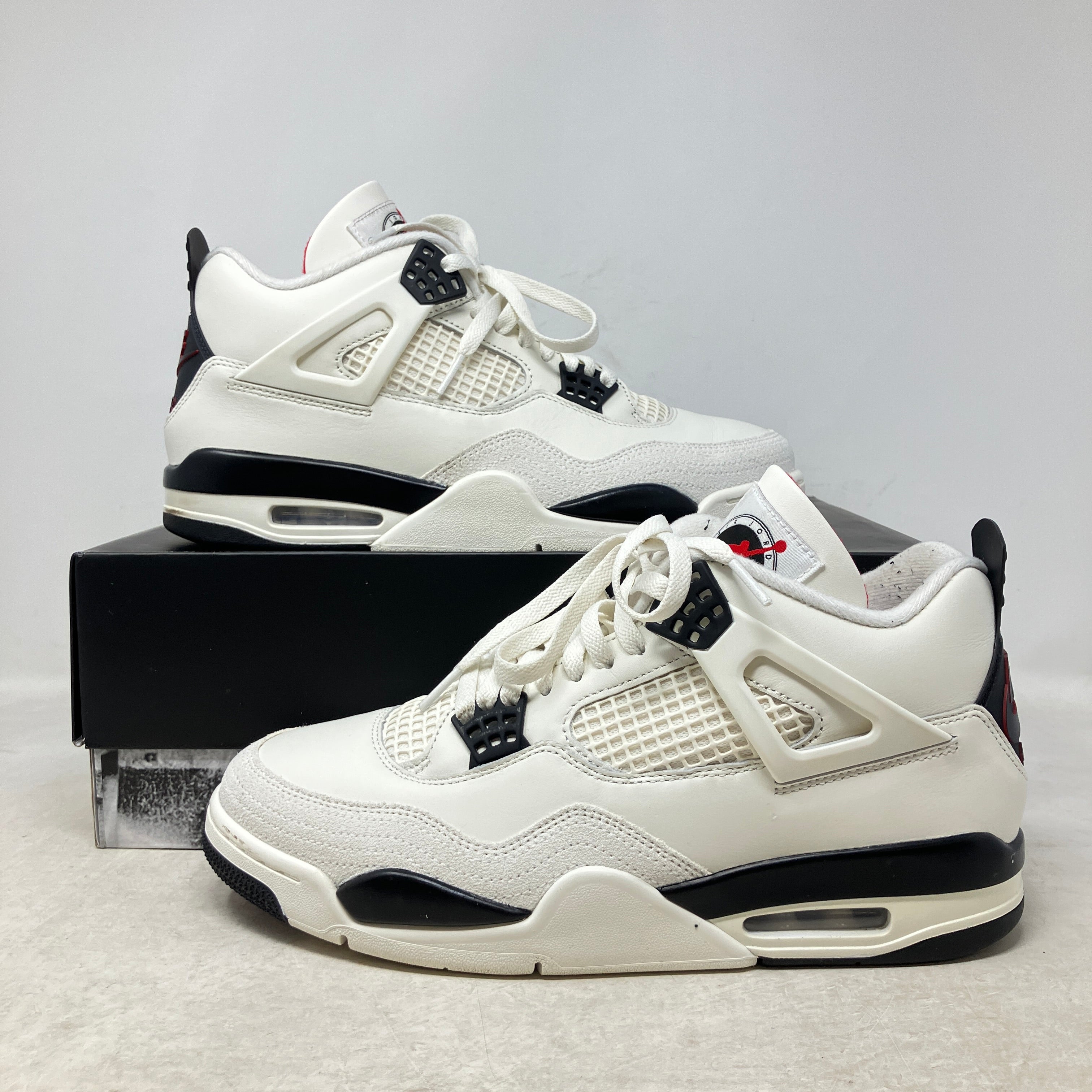 Jordan 4 Retro Flight Club