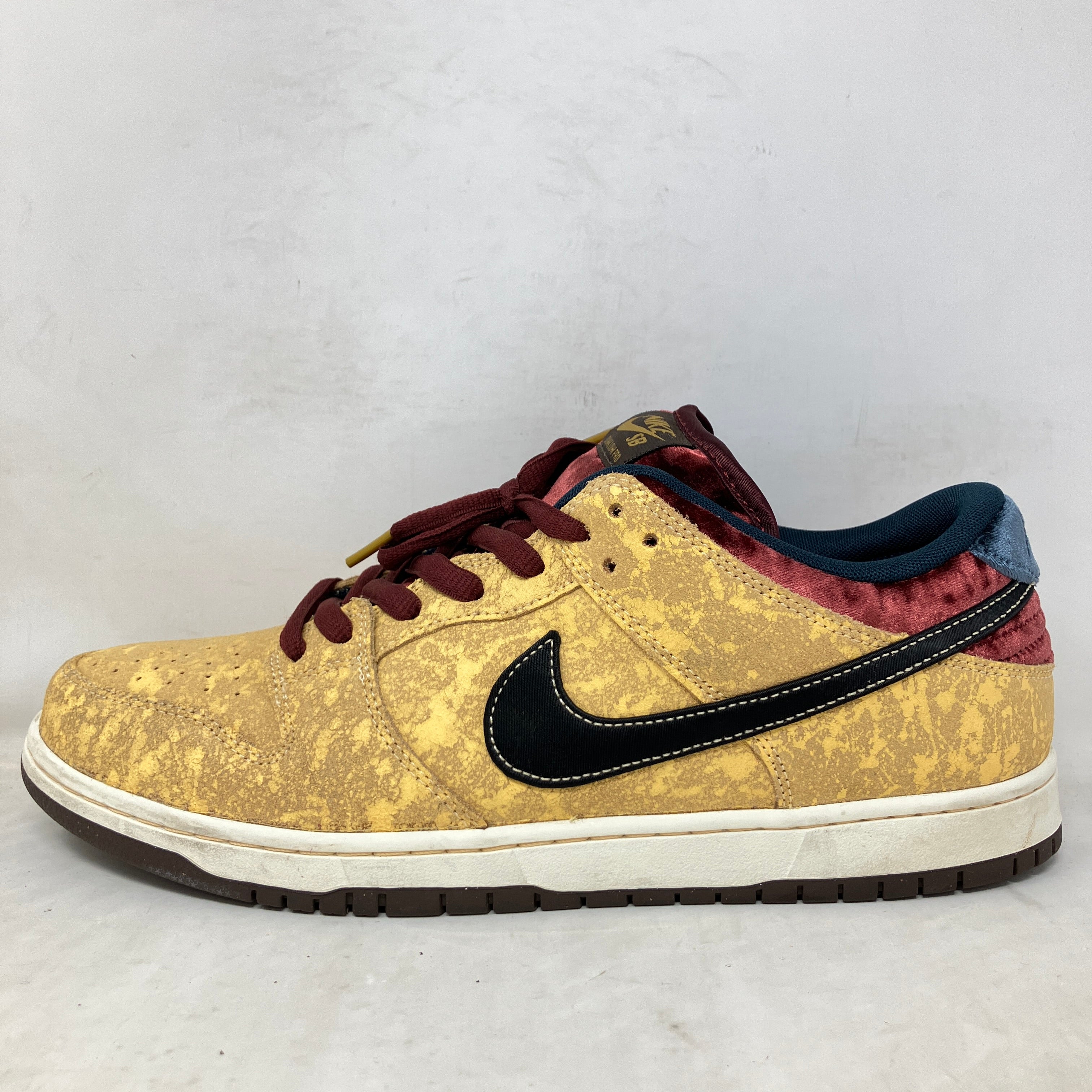 Nike SB Dunk Low City of Cinema