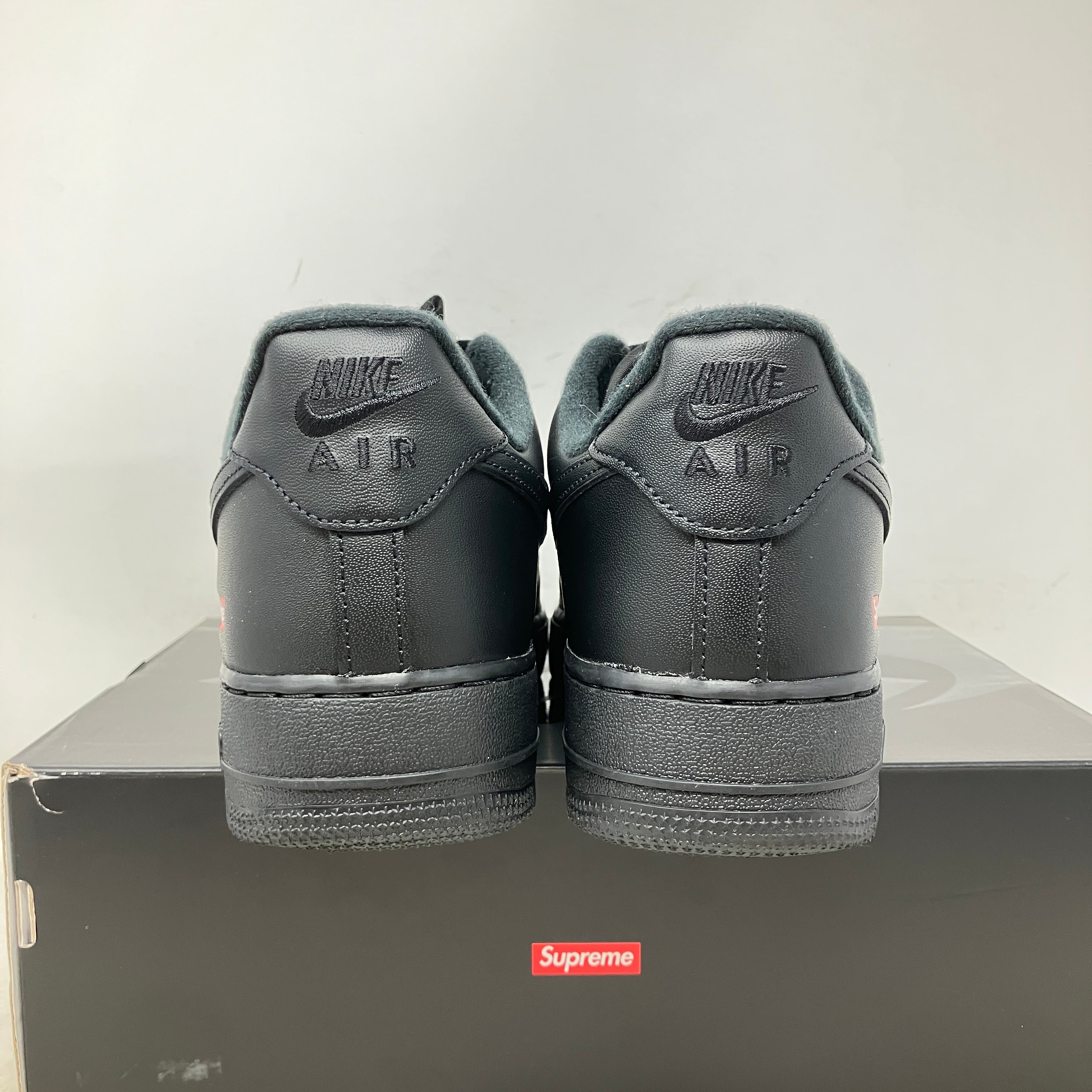 Nike Air Force 1 Low Supreme Black