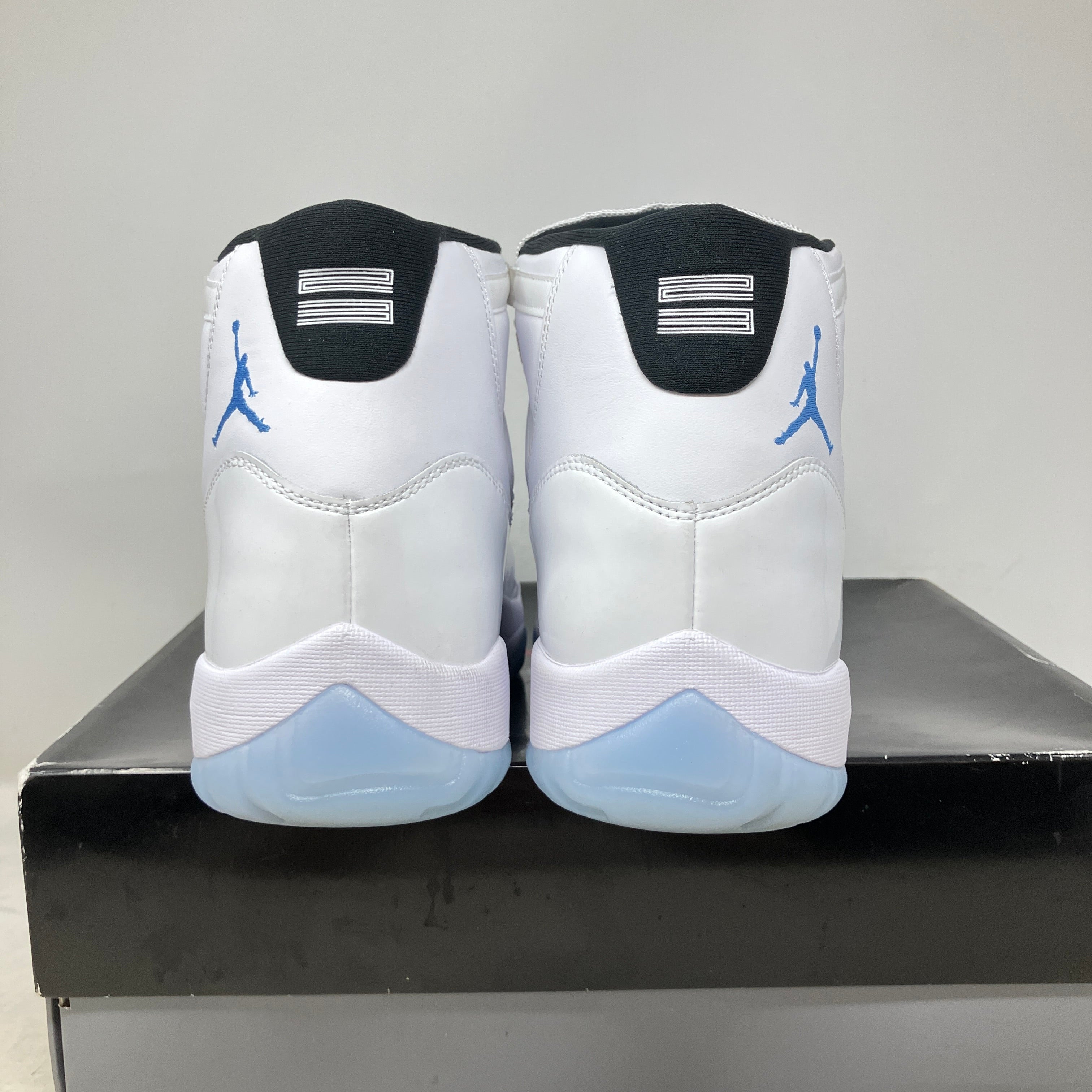 Jordan 11 Retro Legend Blue (2024)