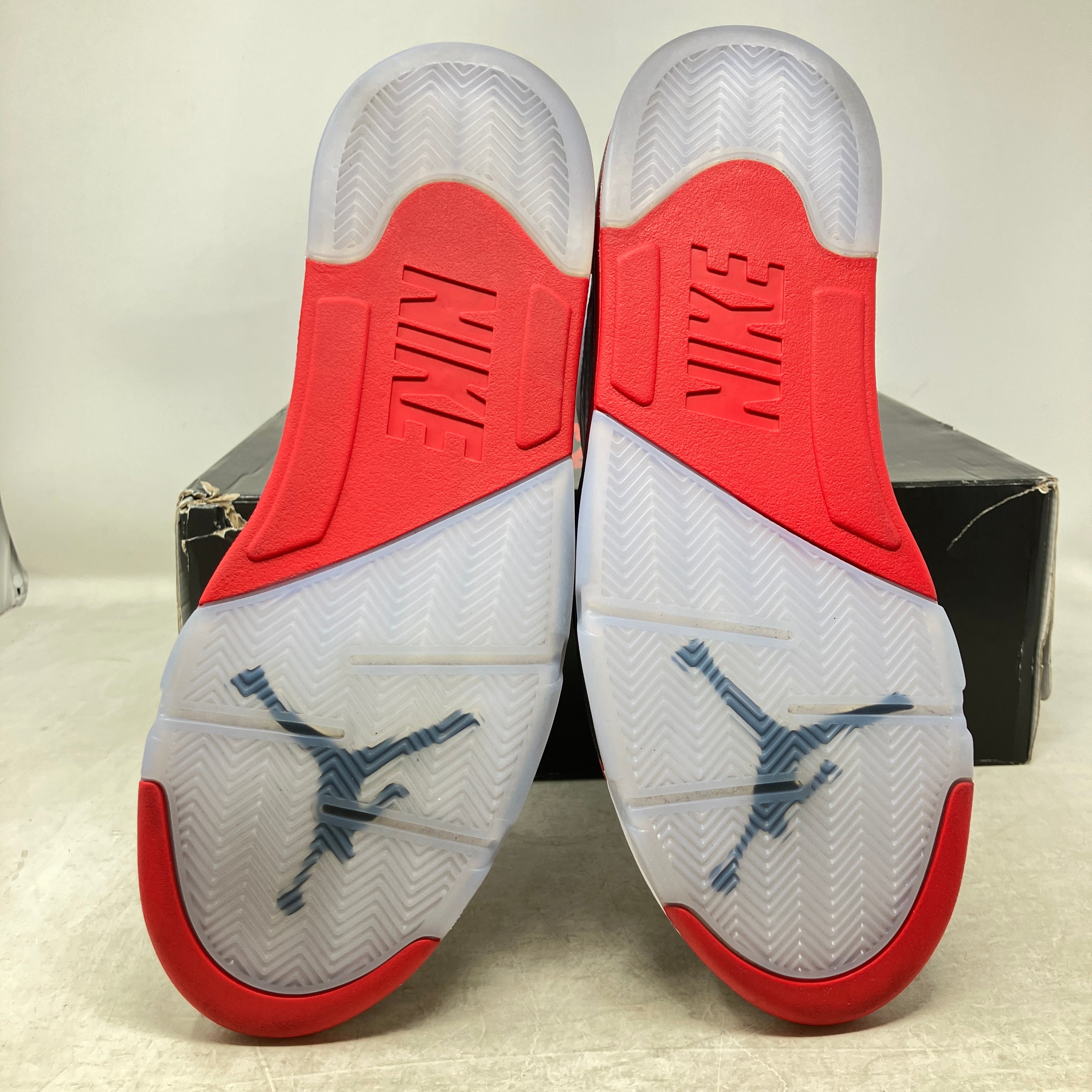 Jordan 5 Retro Fire Red Black Tongue (2025)