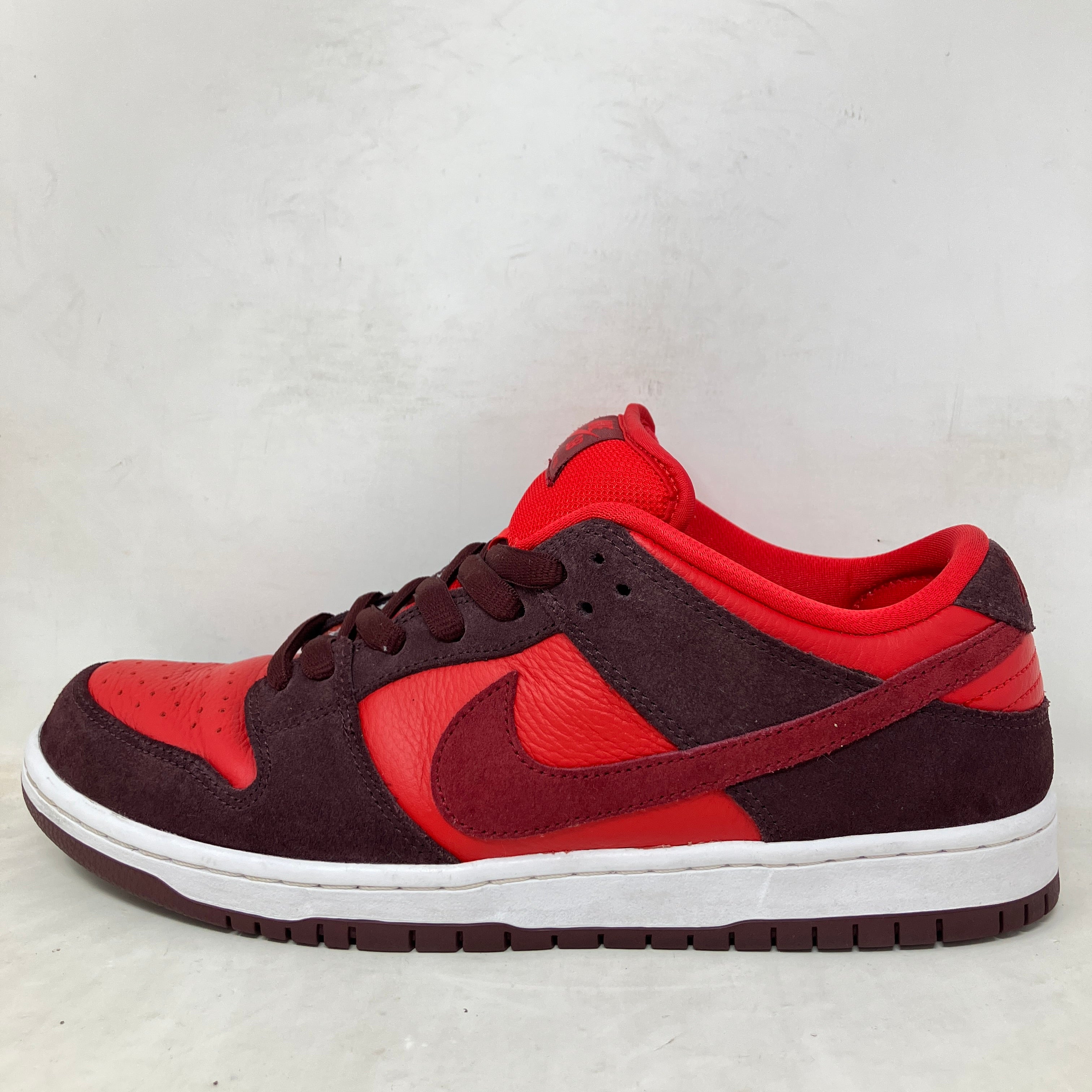 Nike SB Dunk Low Cherry