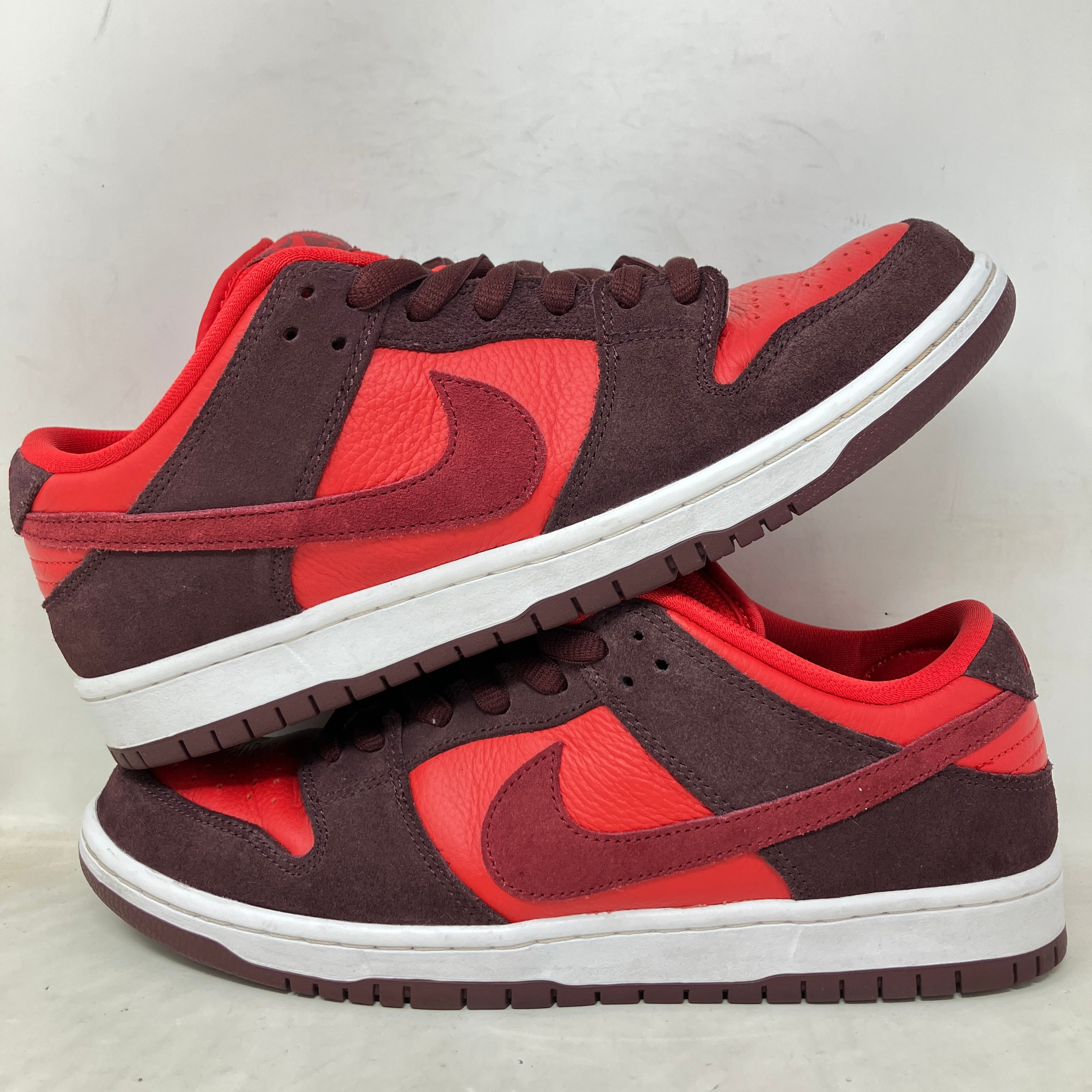Nike SB Dunk Low Cherry