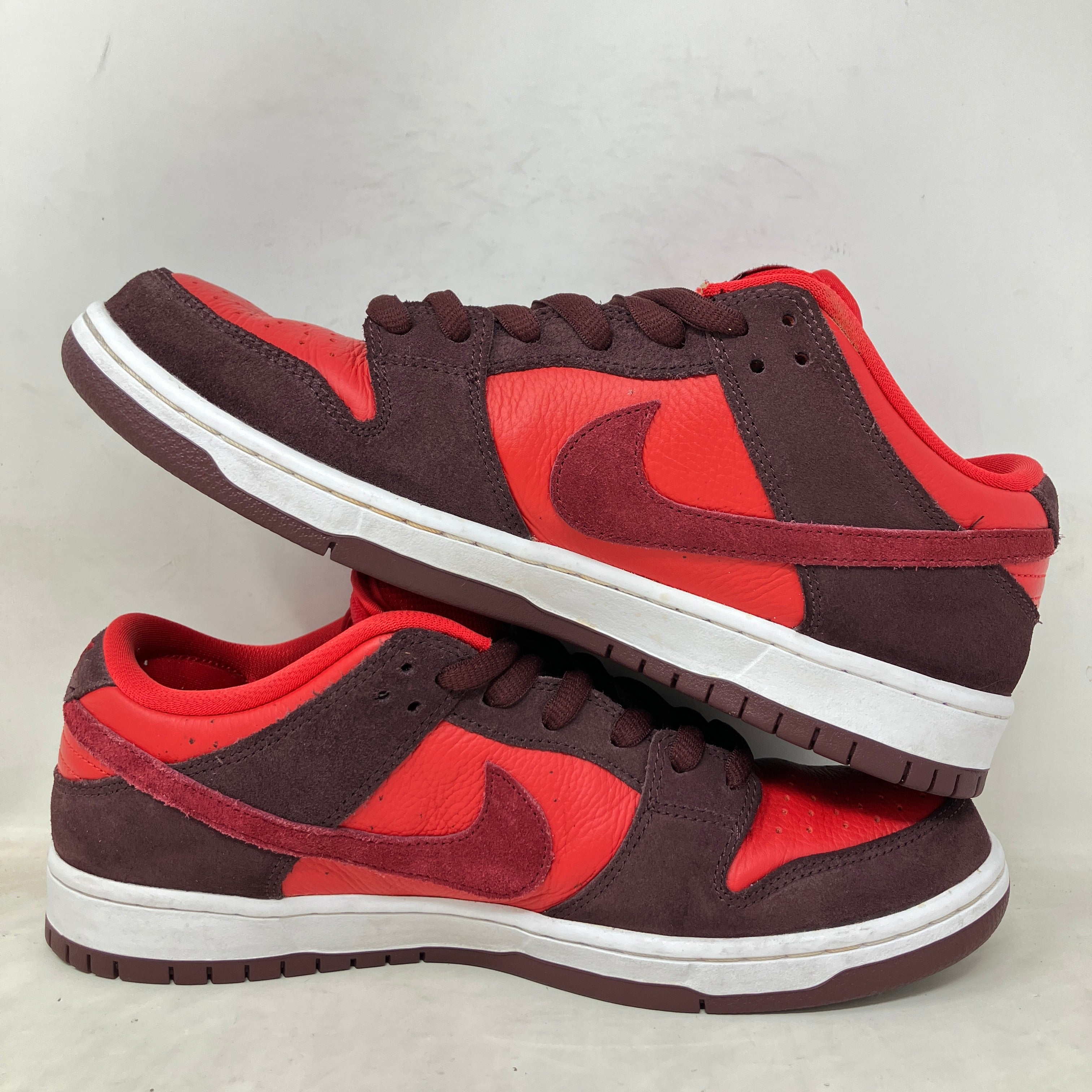 Nike SB Dunk Low Cherry