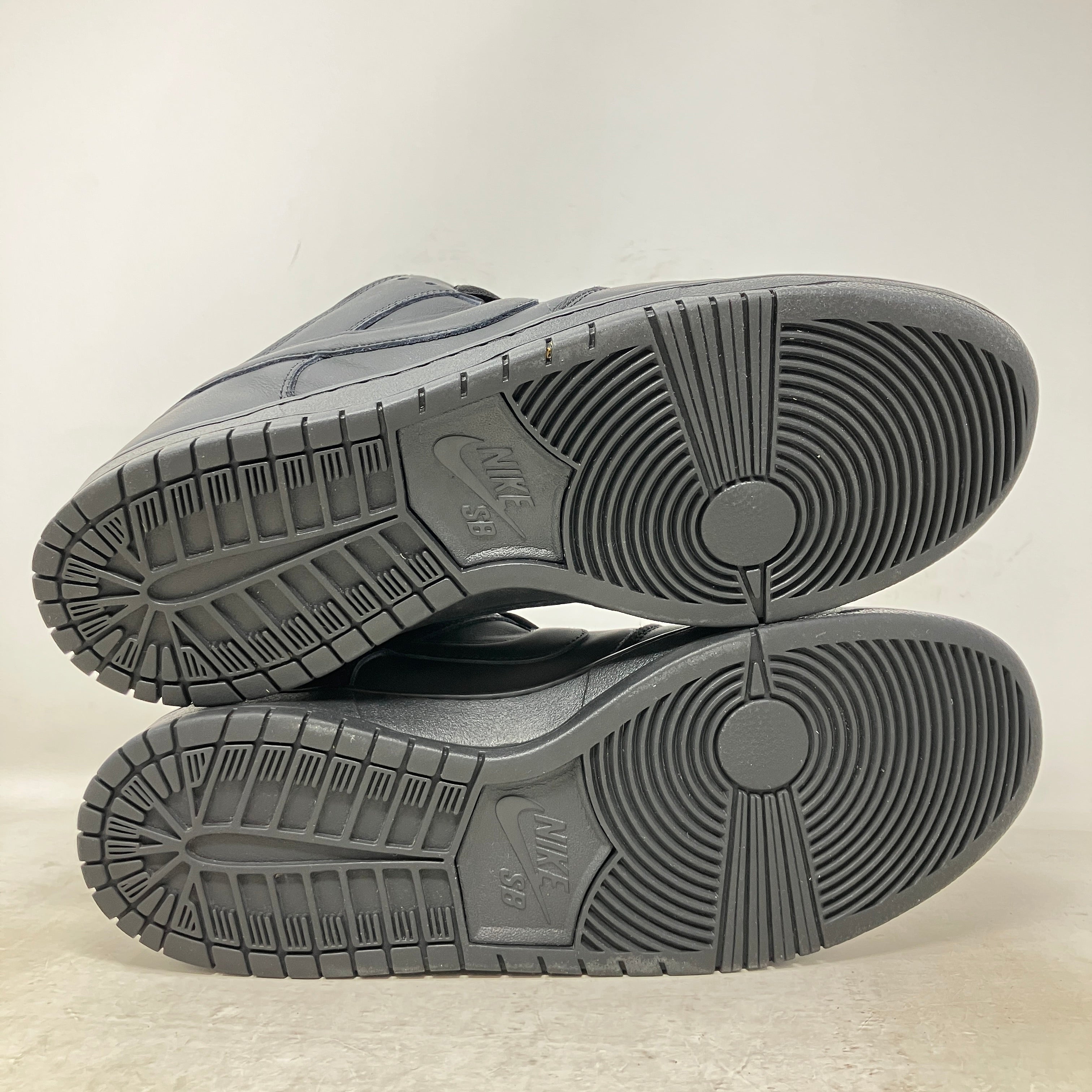 Nike SB Dunk Low Pro Triple Black