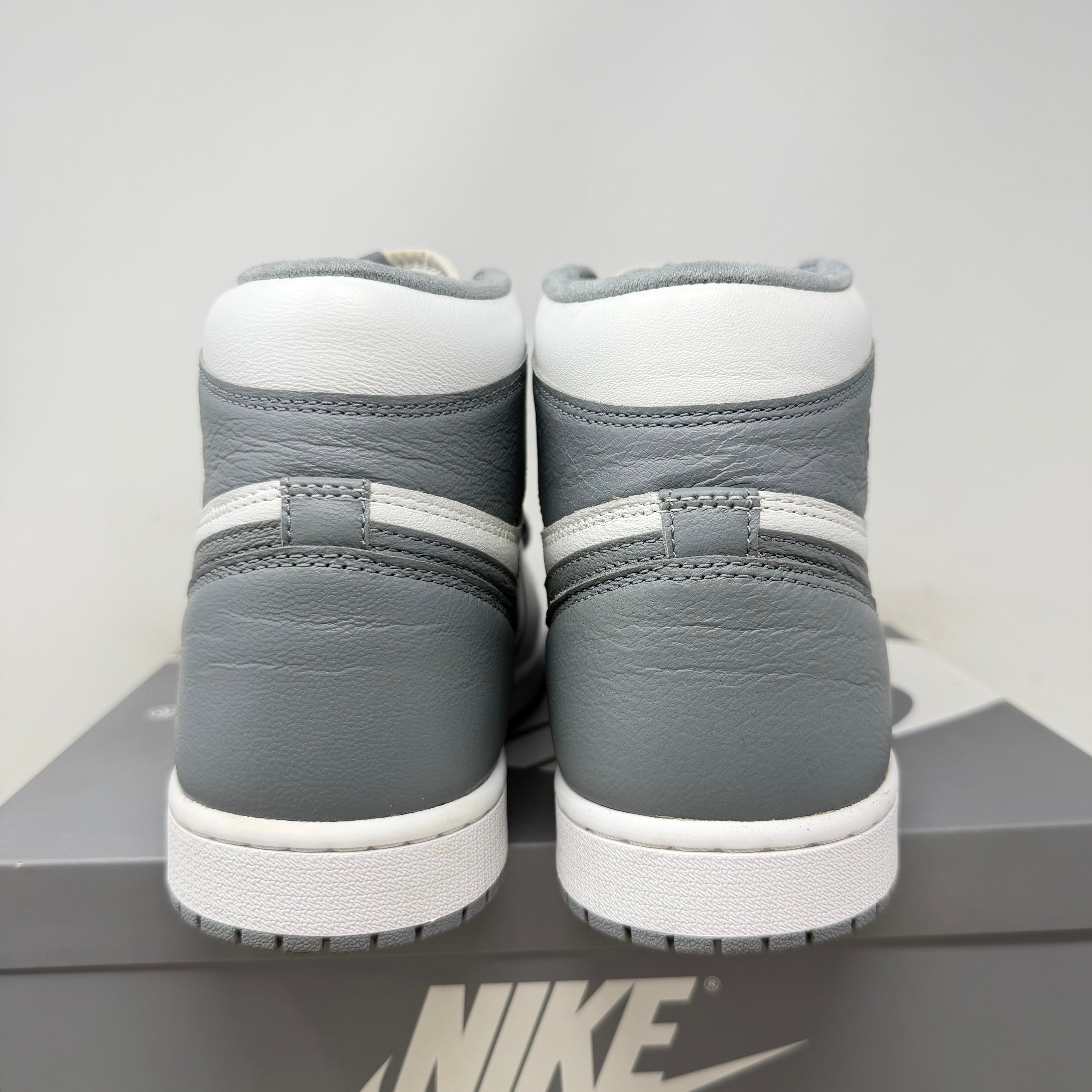 Jordan 1 Retro High OG Stealth