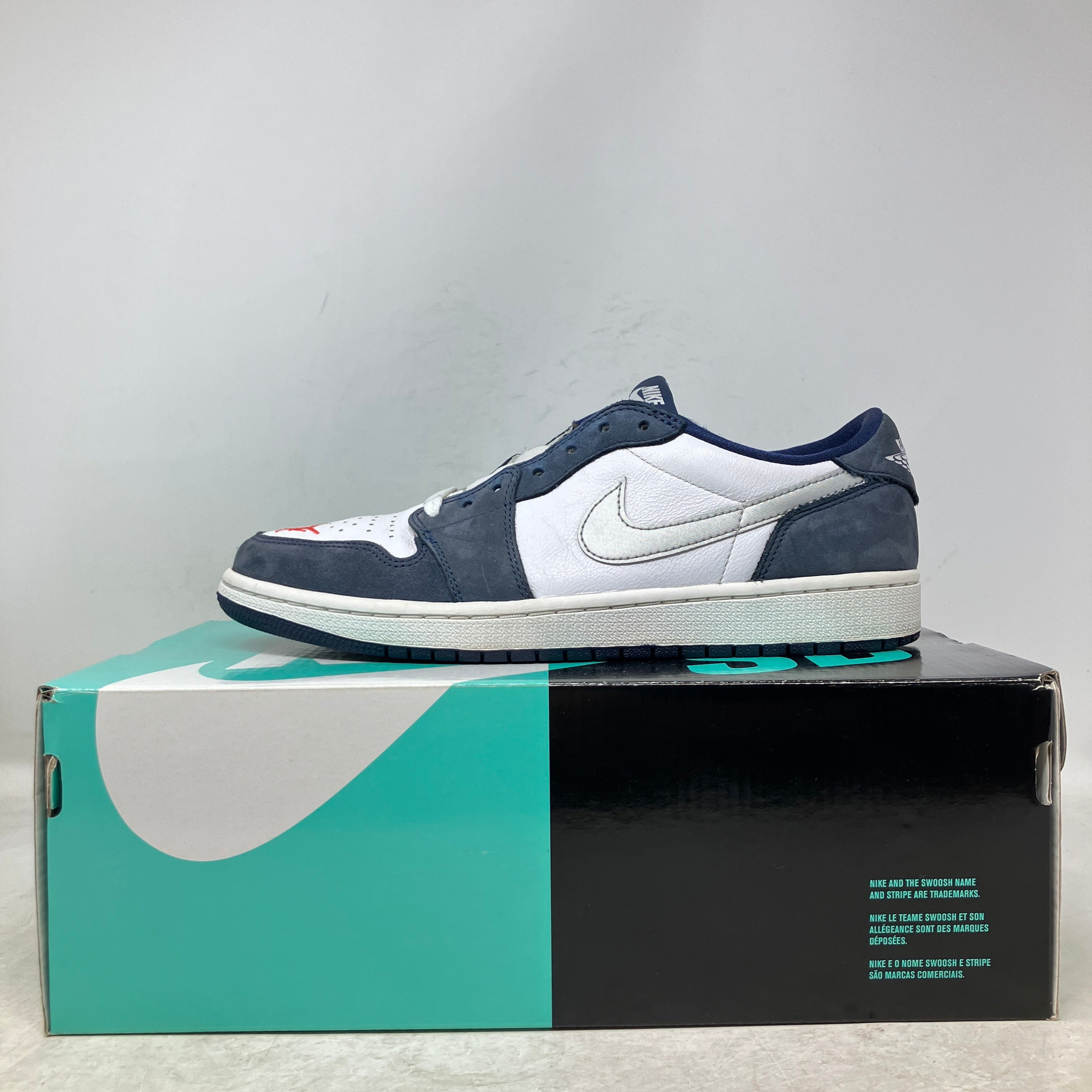Jordan 1 Low SB Midnight Navy