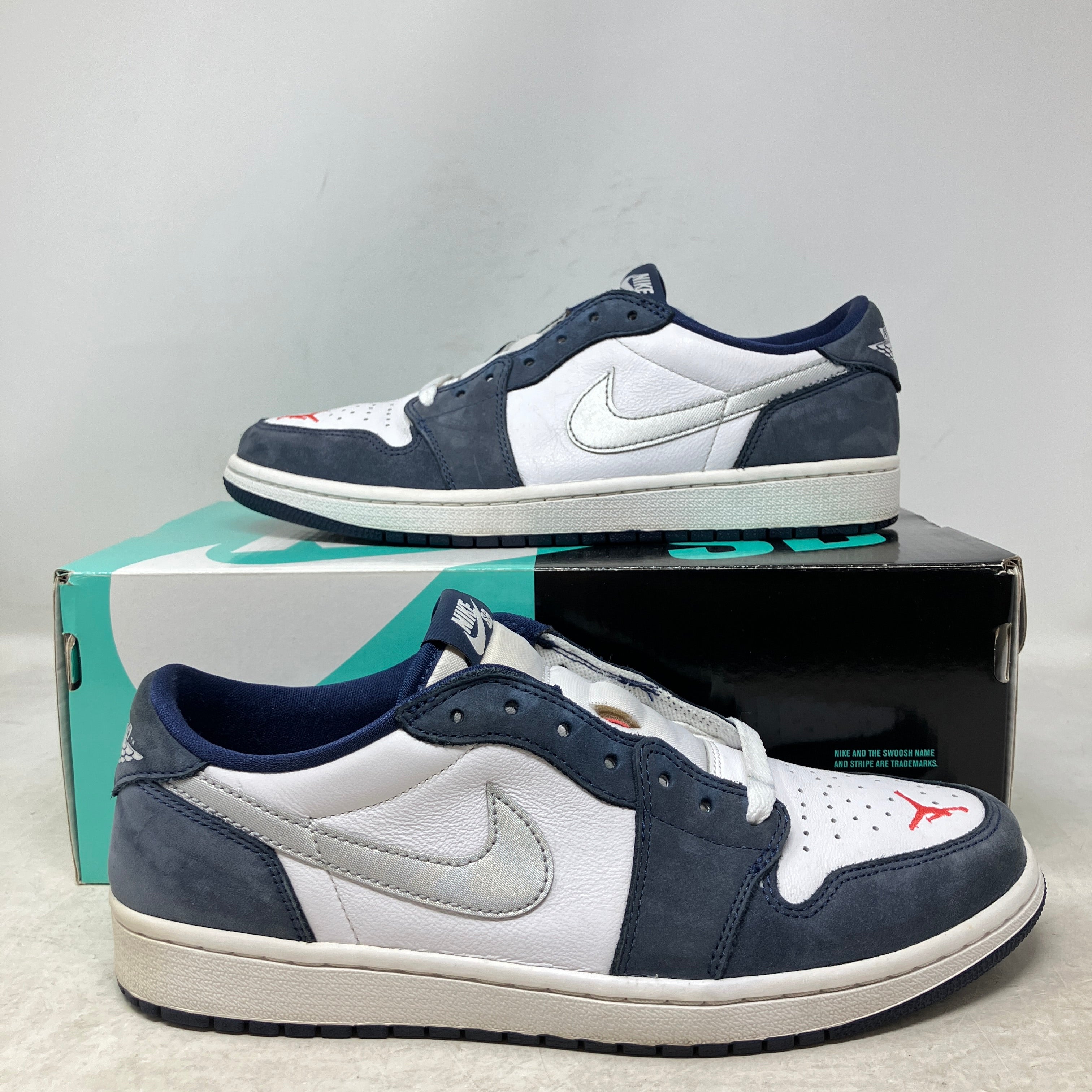 Jordan 1 Low SB Midnight Navy