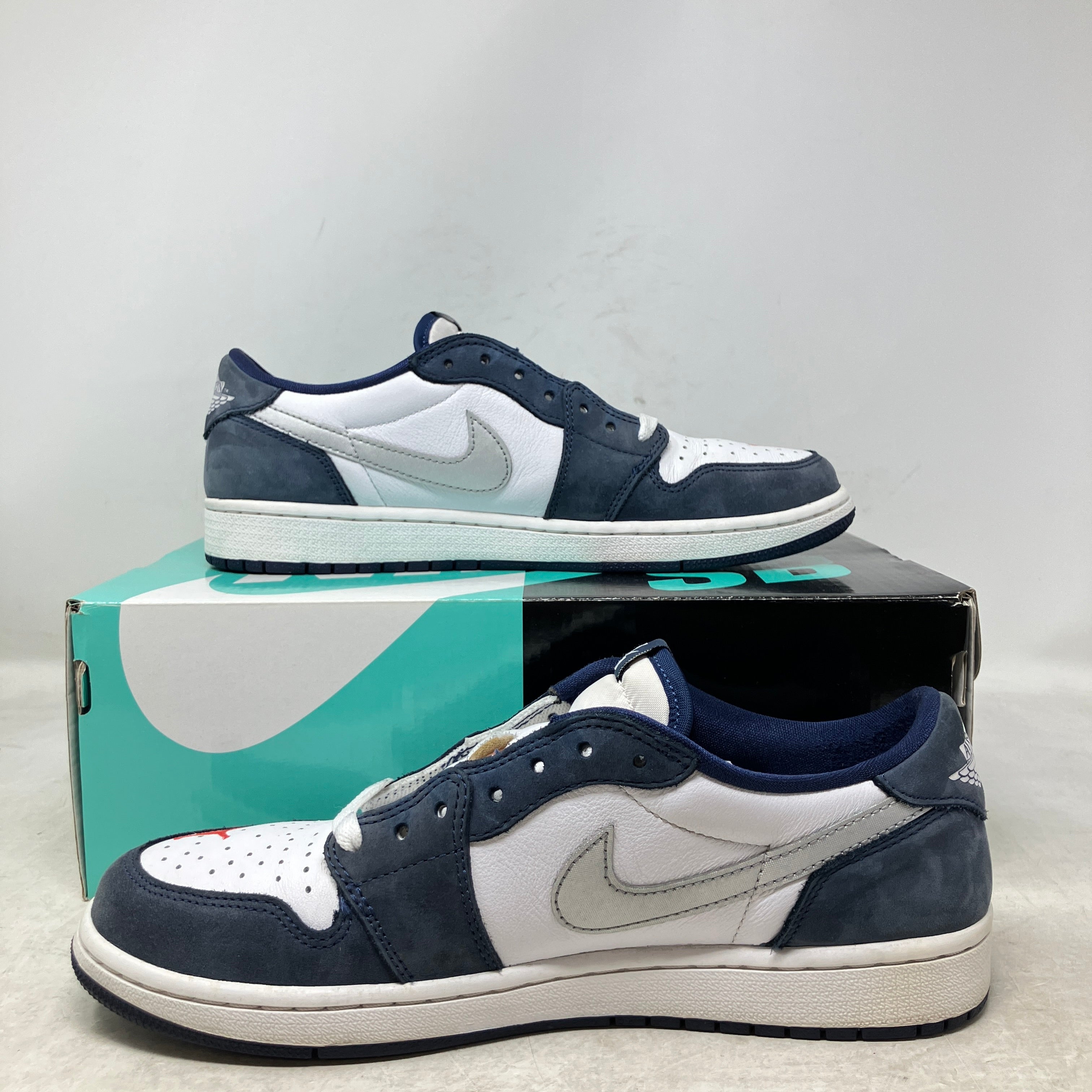 Jordan 1 Low SB Midnight Navy