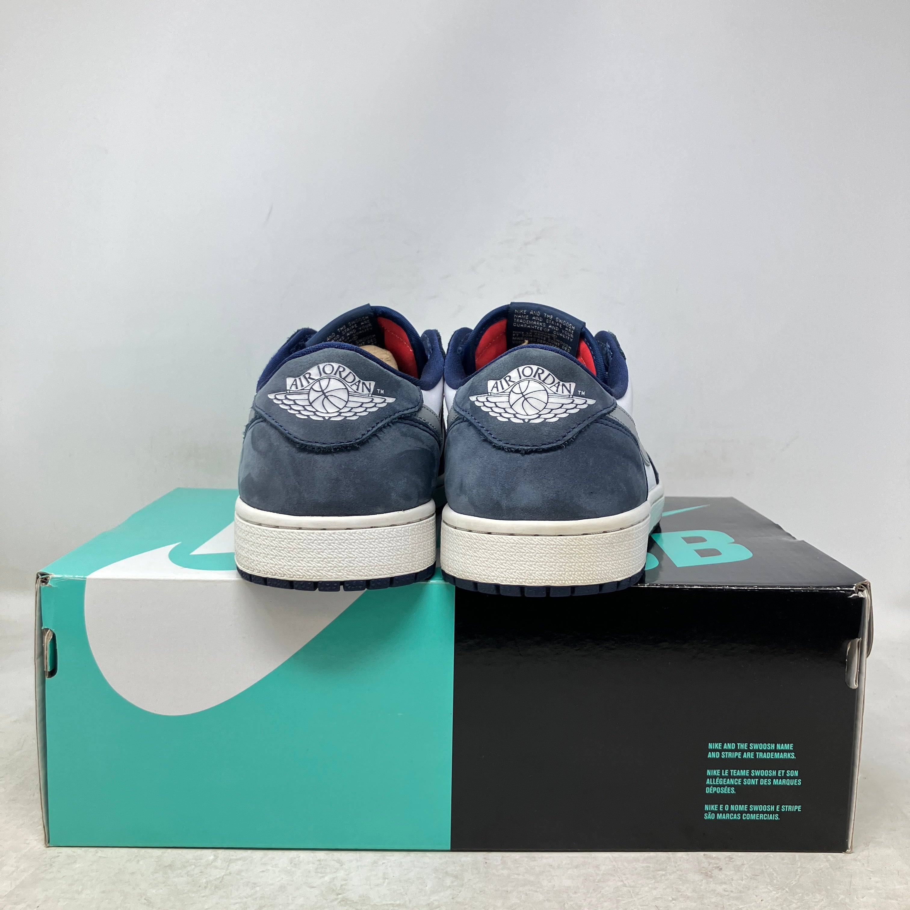 Jordan 1 Low SB Midnight Navy