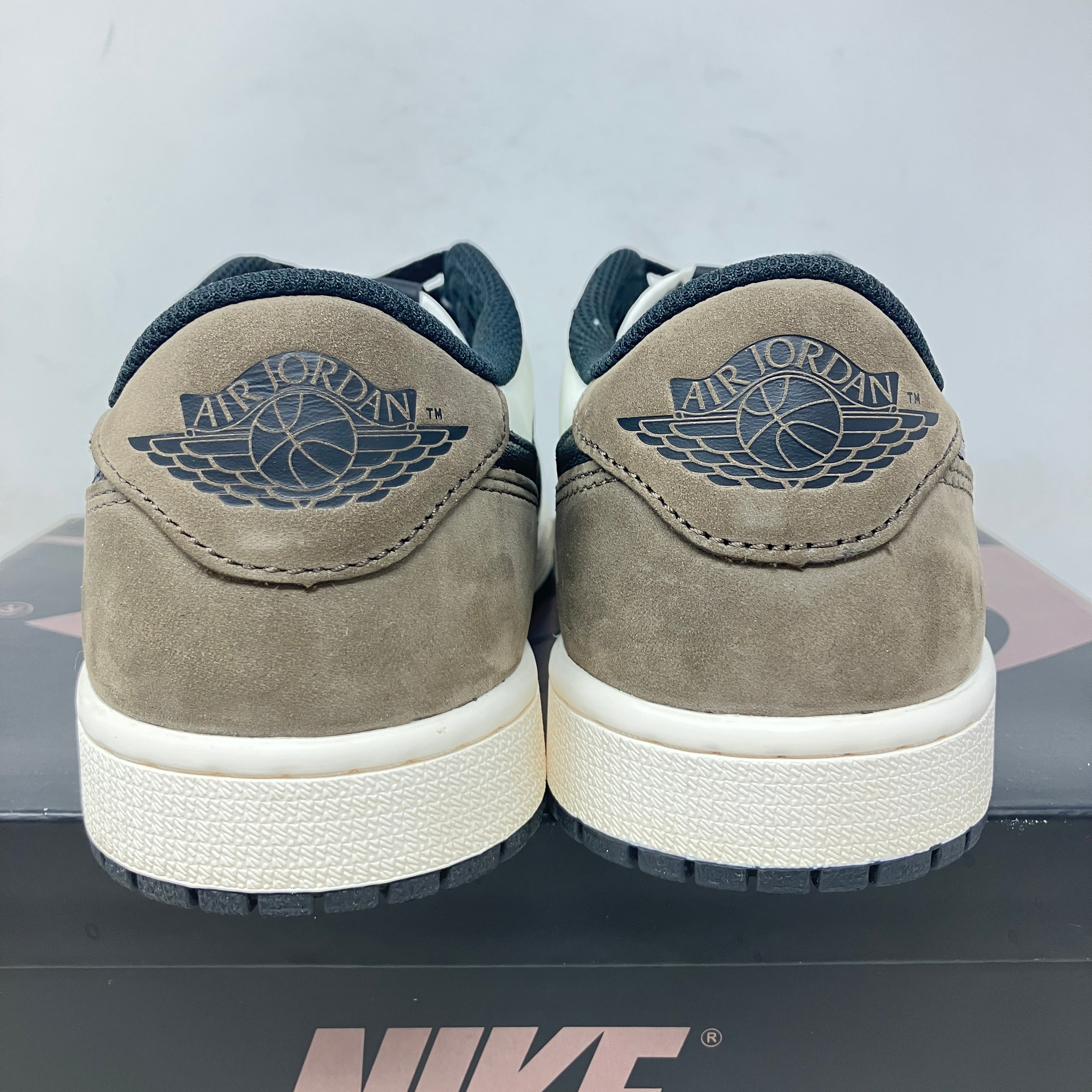 Jordan 1 Retro Low OG Mocha