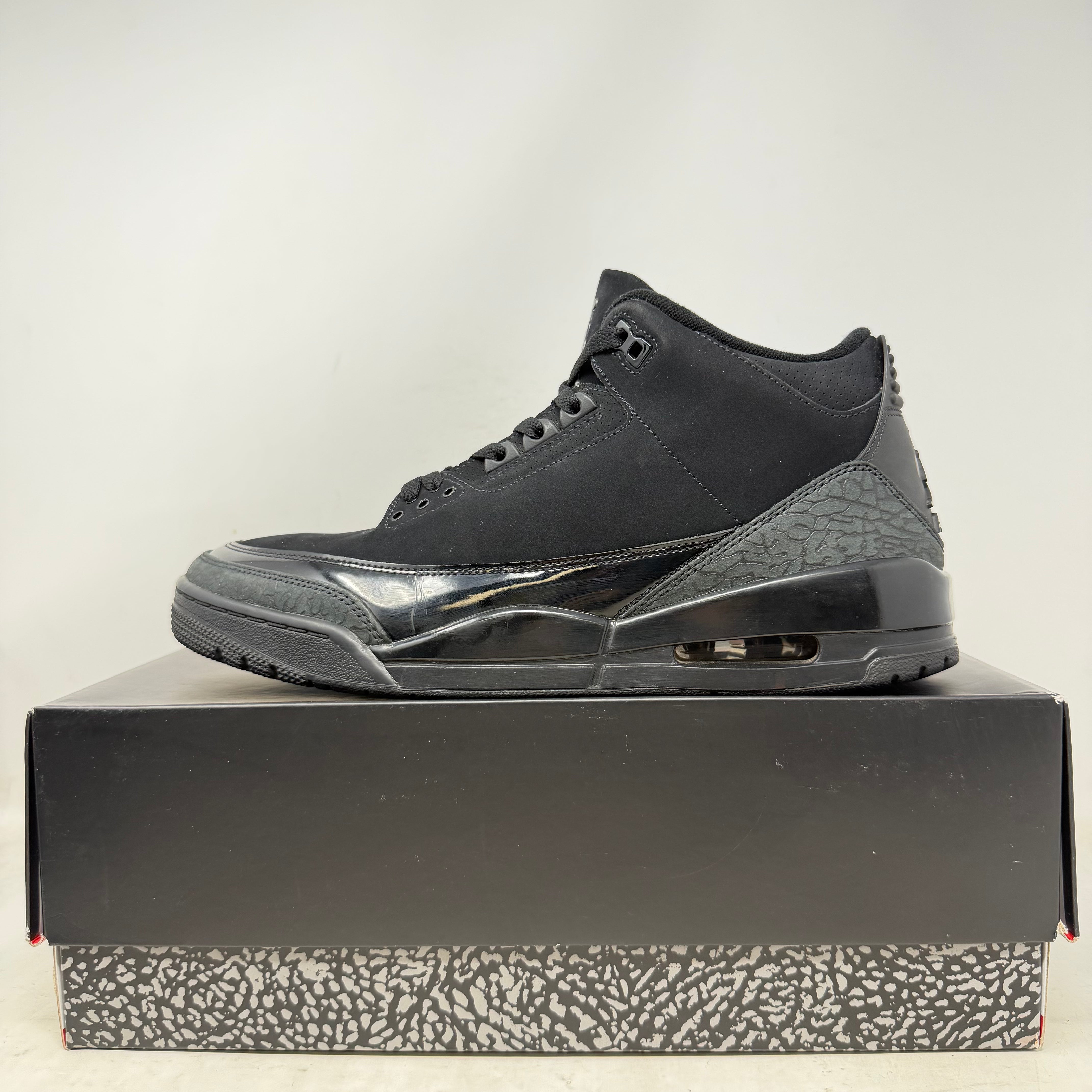 Jordan 3 Retro Black Cat (2025)