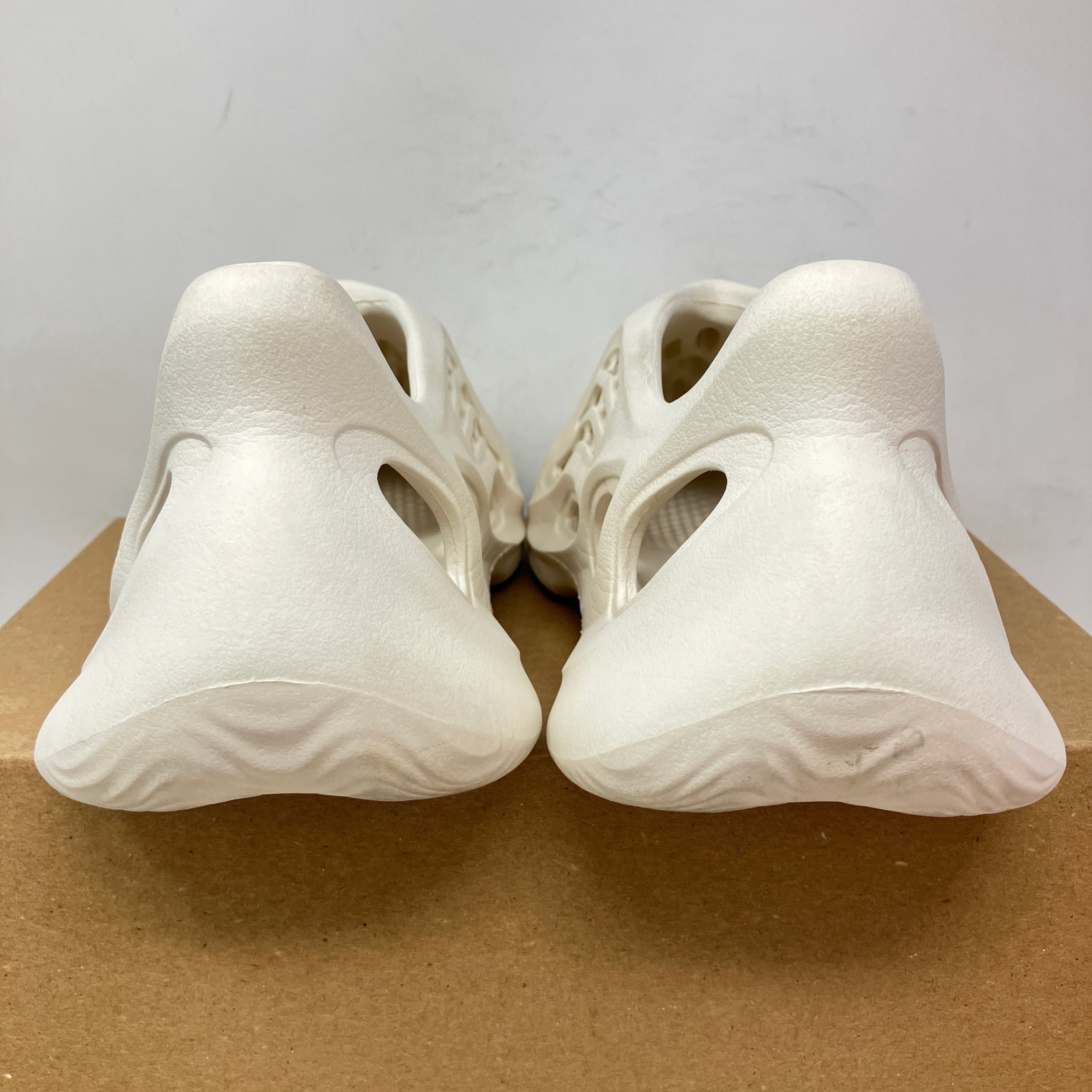 adidas Yeezy Foam RNNR Ararat