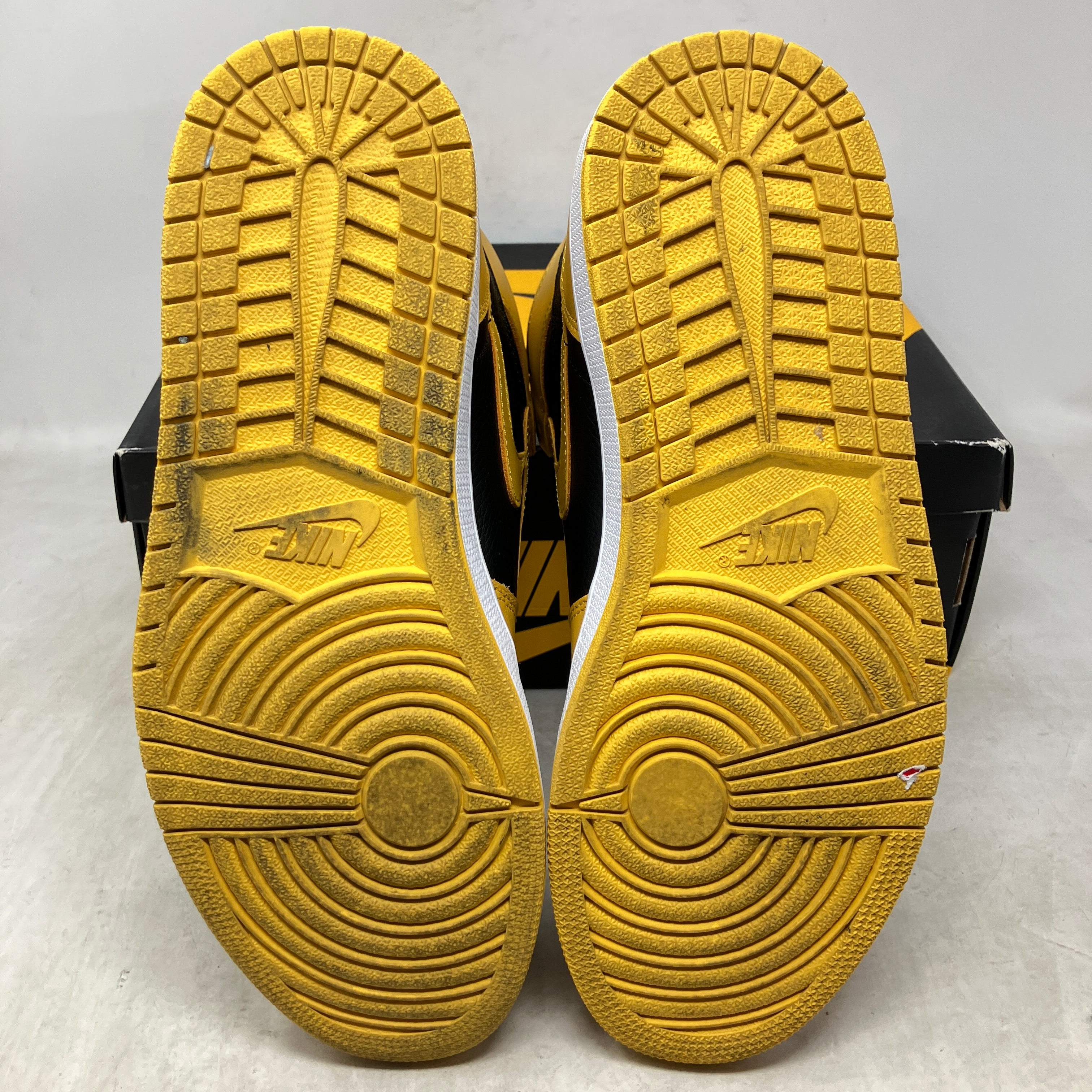 Jordan 1 Retro High Pollen