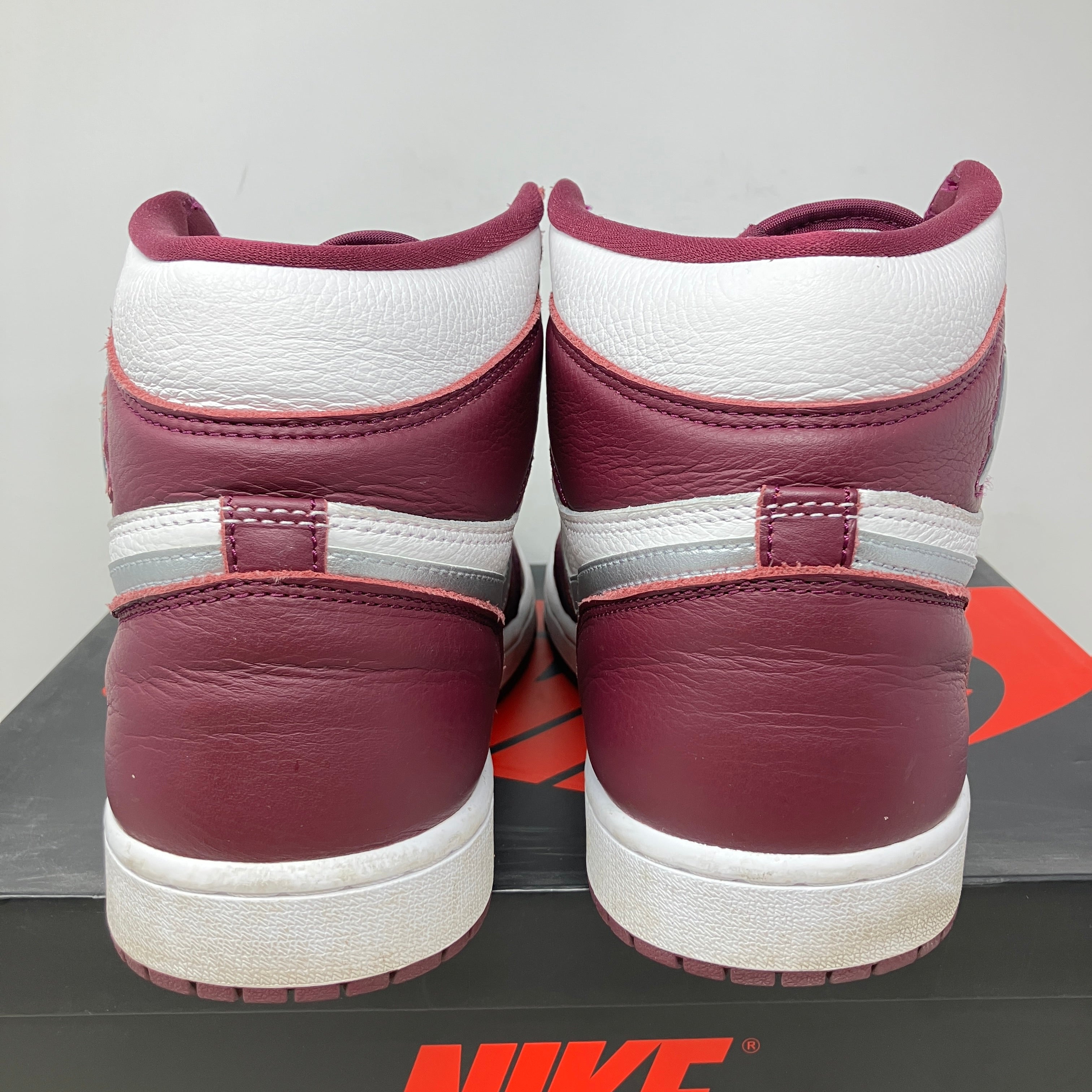 Jordan 1 Retro High OG Bordeaux