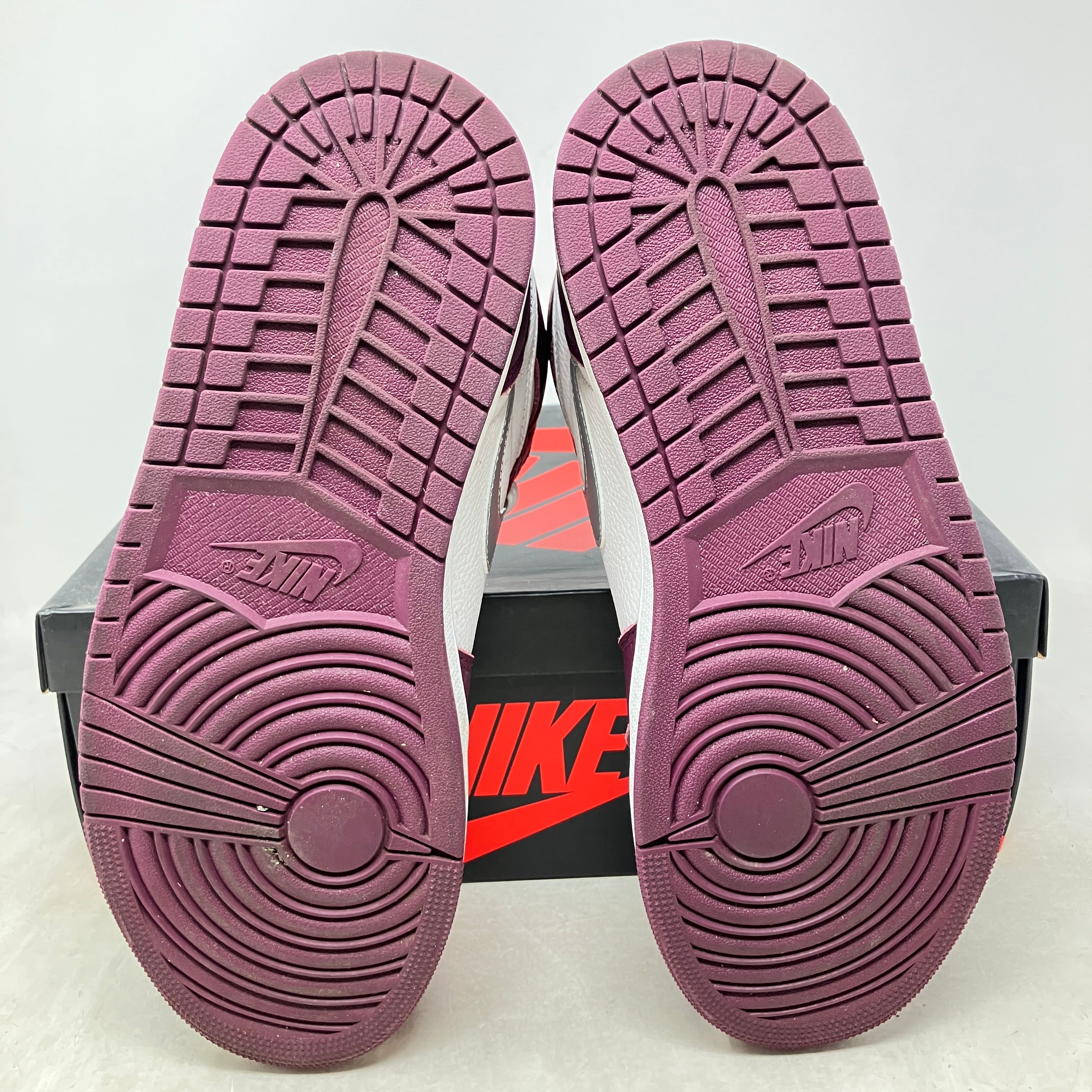 Jordan 1 Retro High OG Bordeaux