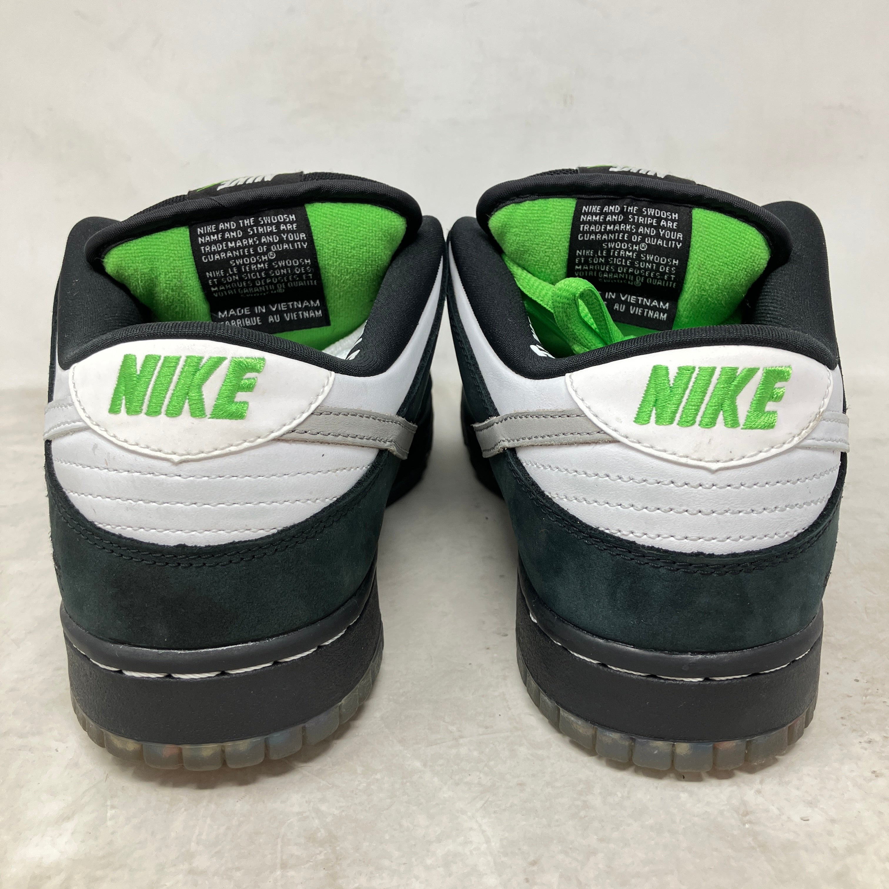 Nike SB Dunk Low Staple Panda Pigeon