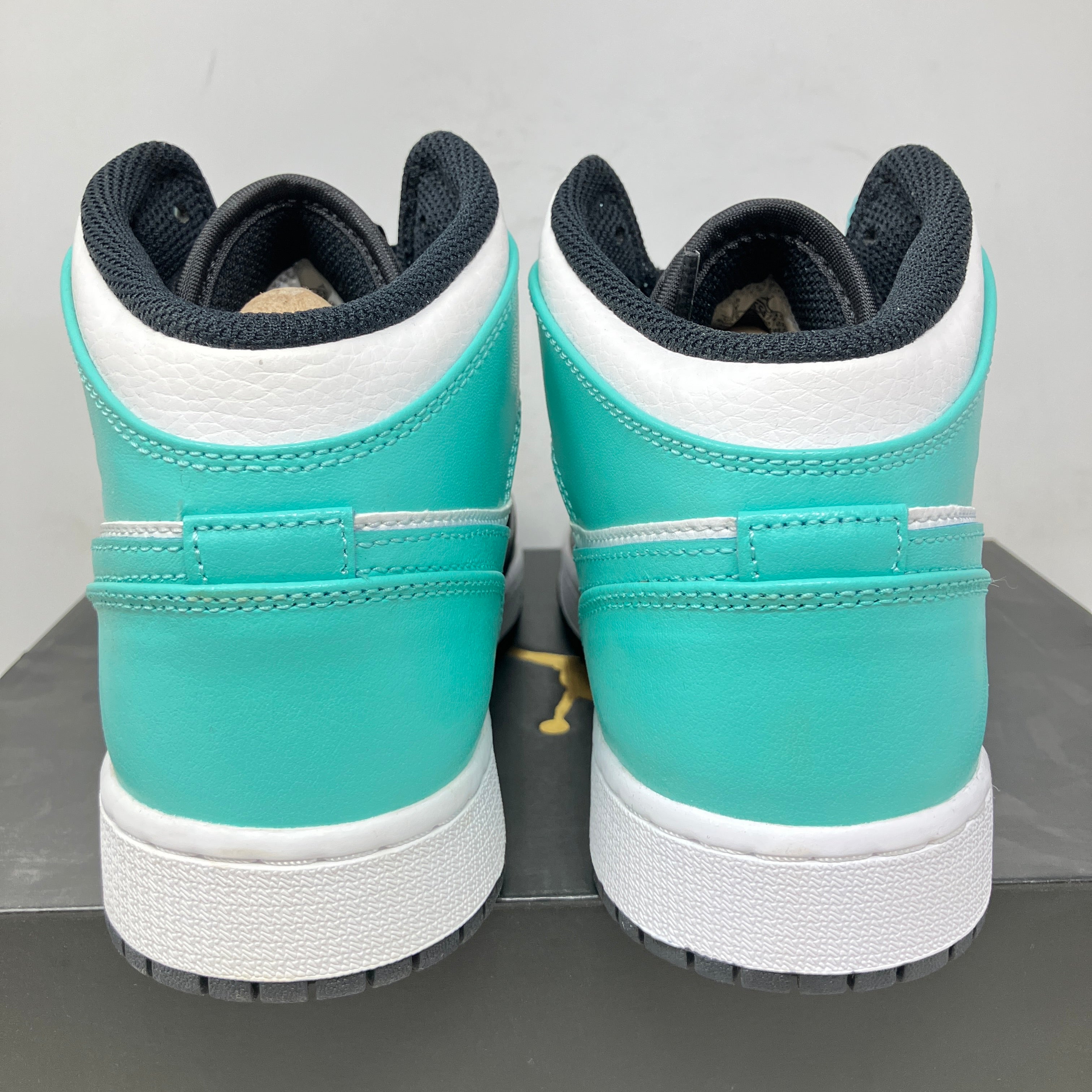 Jordan 1 Mid Tropical Twist Igloo (GS)